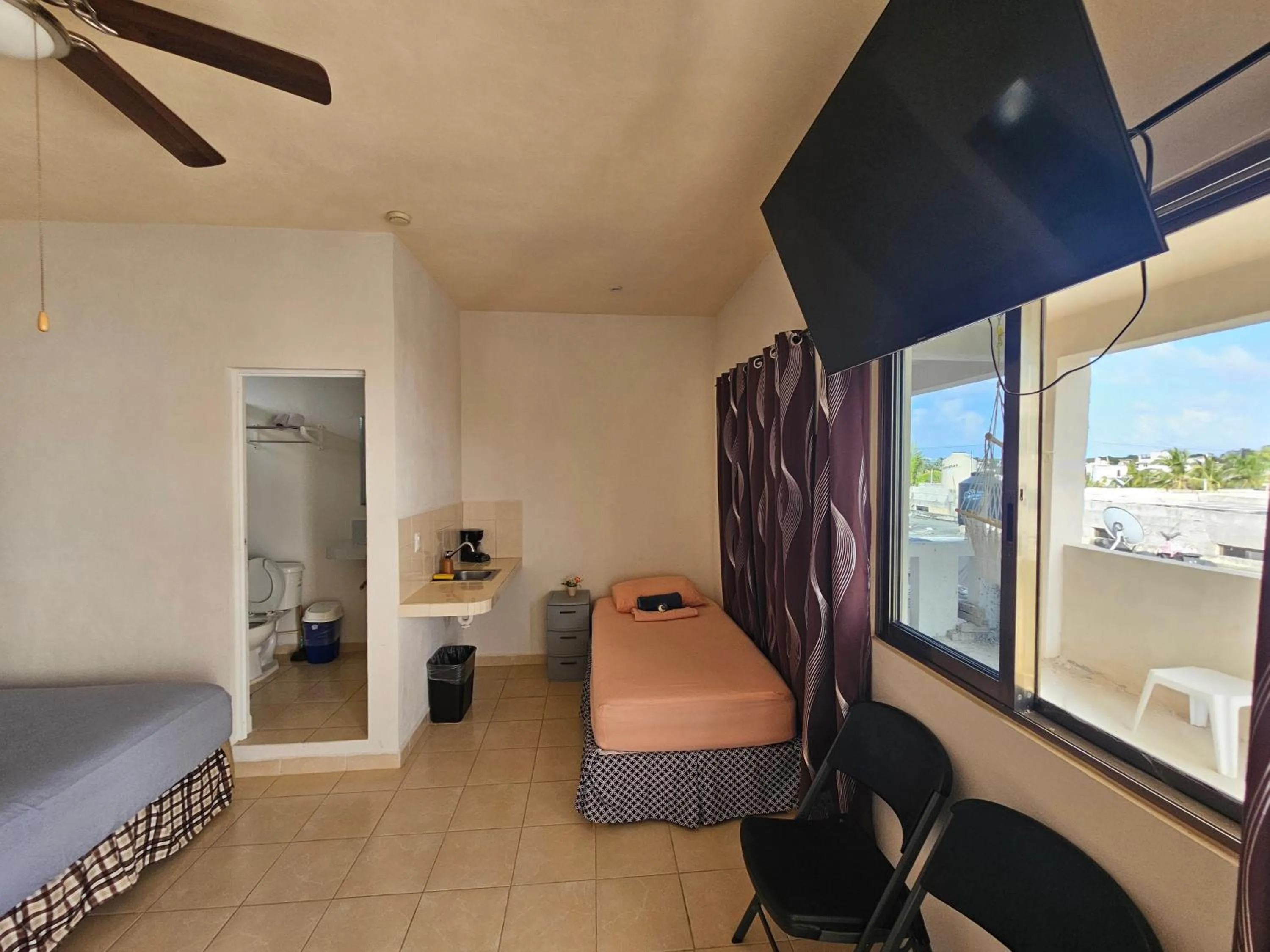 Photo of the whole room, Bed in El Padrino