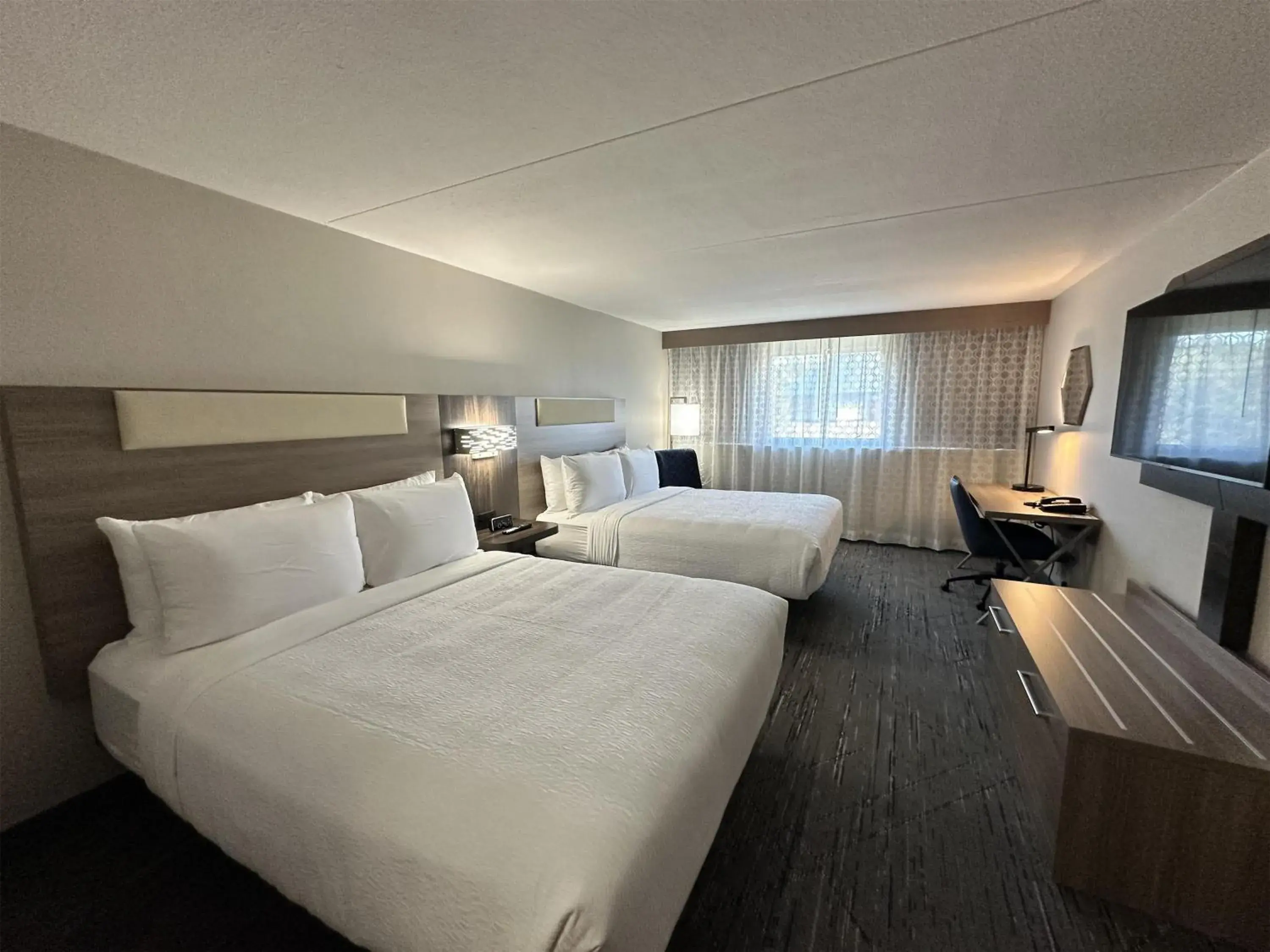 Bedroom, Bed in Best Western Plus Downtown Tacoma Bedroom, Bed in Best Western Plus Downtown Tacoma