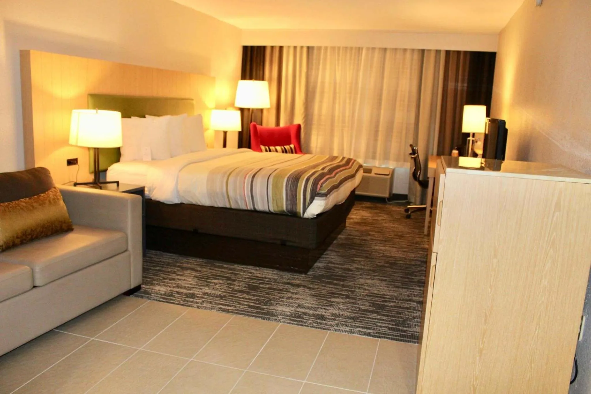 Bed in Country Inn & Suites by Radisson, Rock Hill, SC