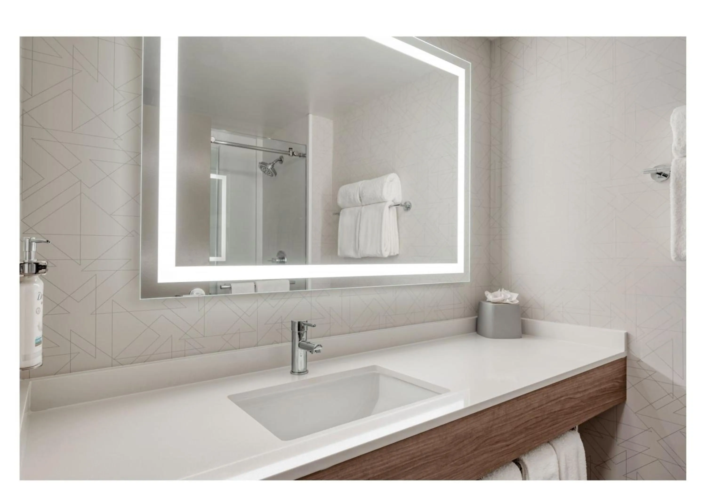 Photo of the whole room in Holiday Inn Express Federal Way - Seattle South by IHG