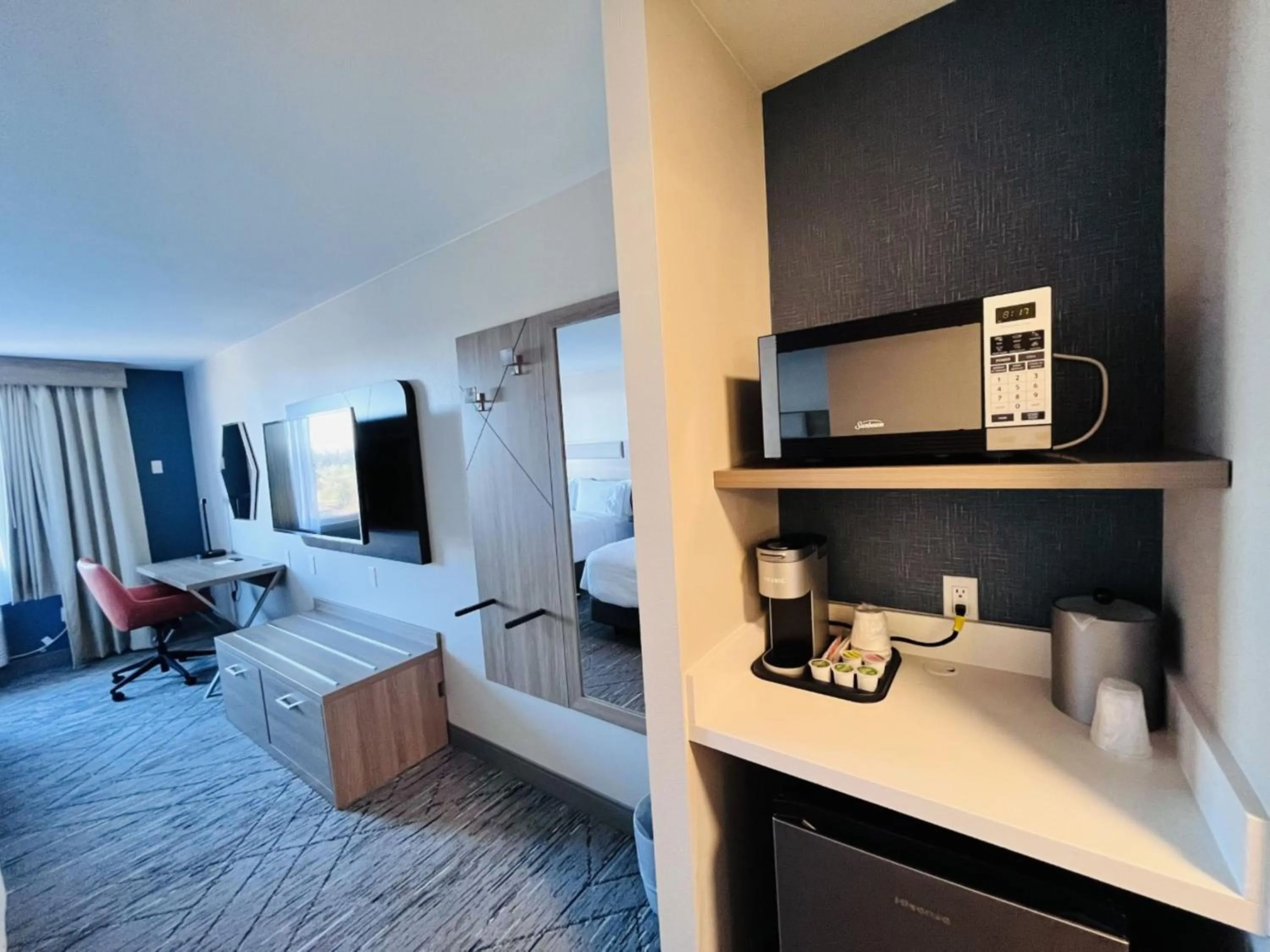 Photo of the whole room in Holiday Inn Express Federal Way - Seattle South by IHG