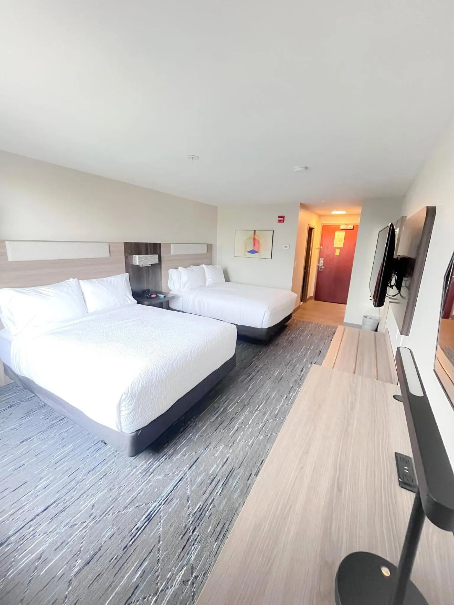 Photo of the whole room, Bed in Holiday Inn Express Federal Way - Seattle South by IHG