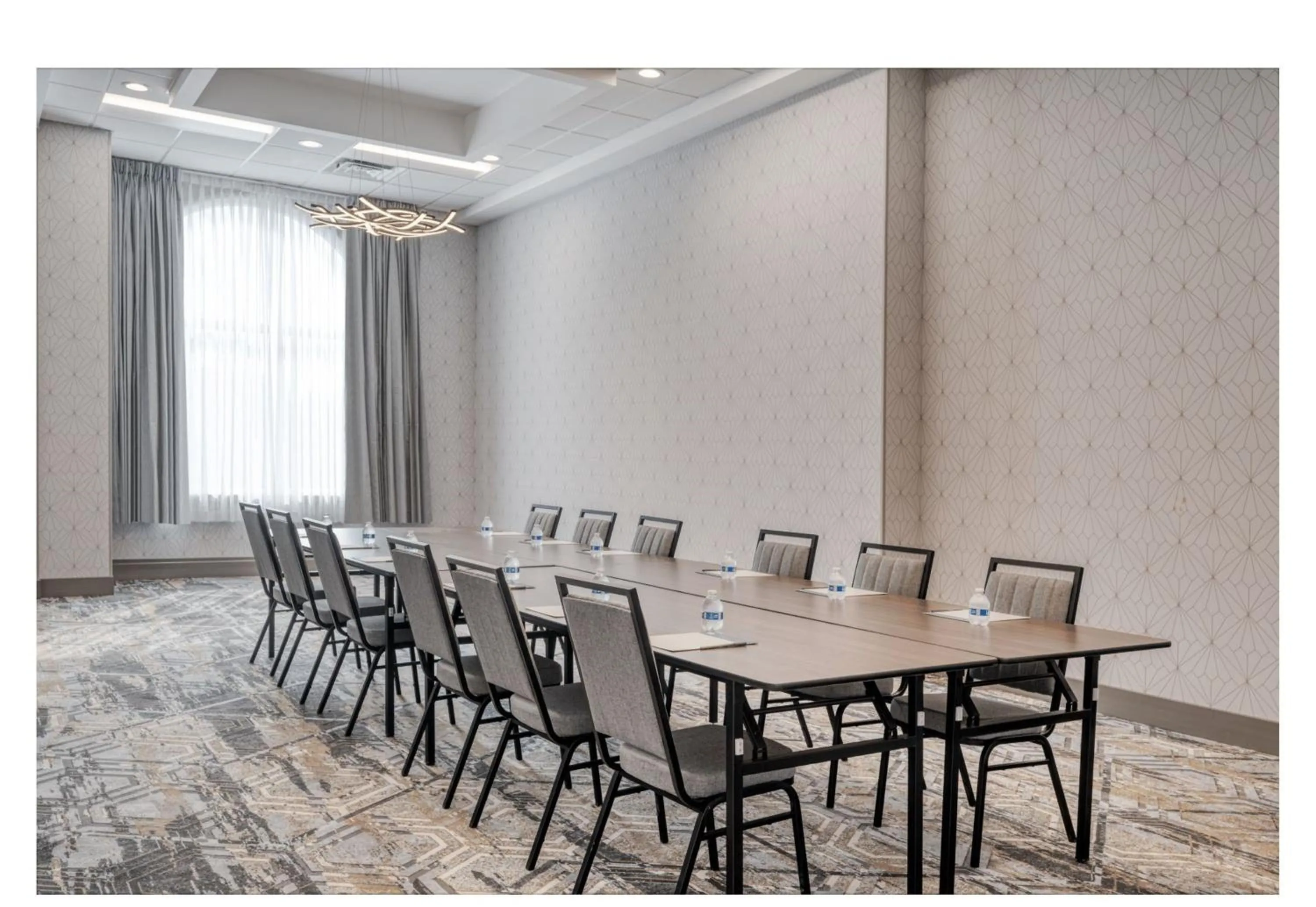 Meeting/conference room in Holiday Inn Express Federal Way - Seattle South by IHG