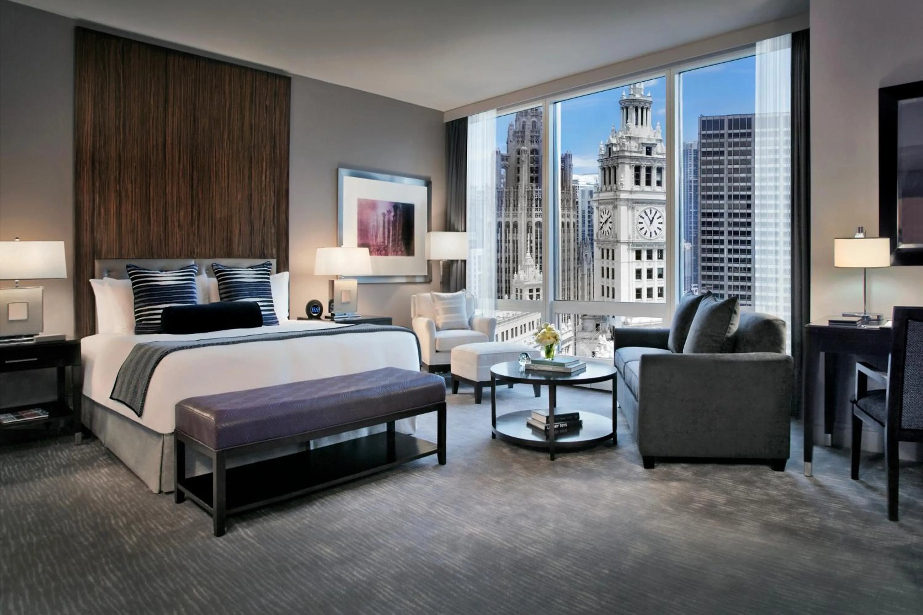 Living room, Bed in Trump International Hotel & Tower Chicago