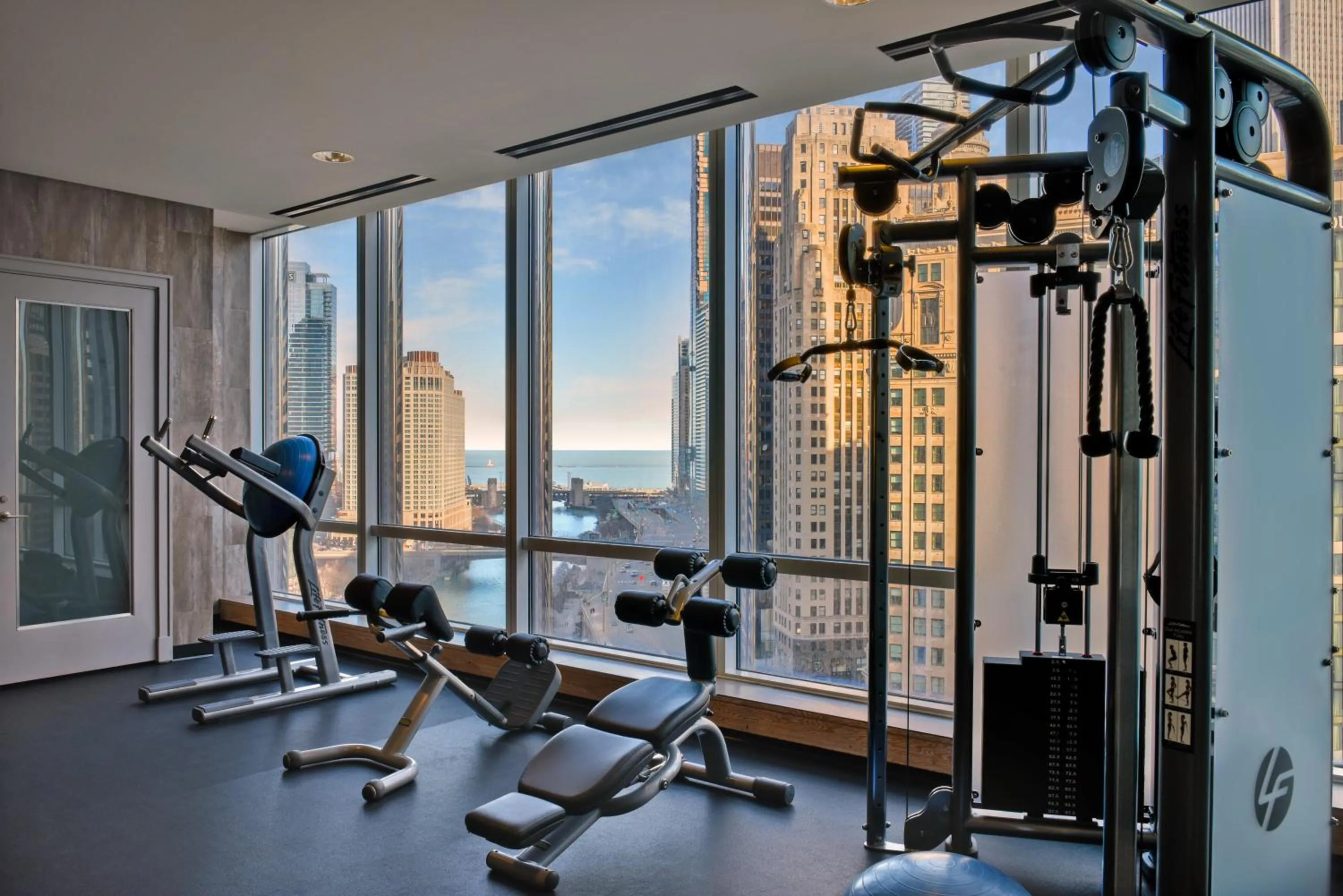 Fitness centre/facilities in Trump International Hotel & Tower Chicago