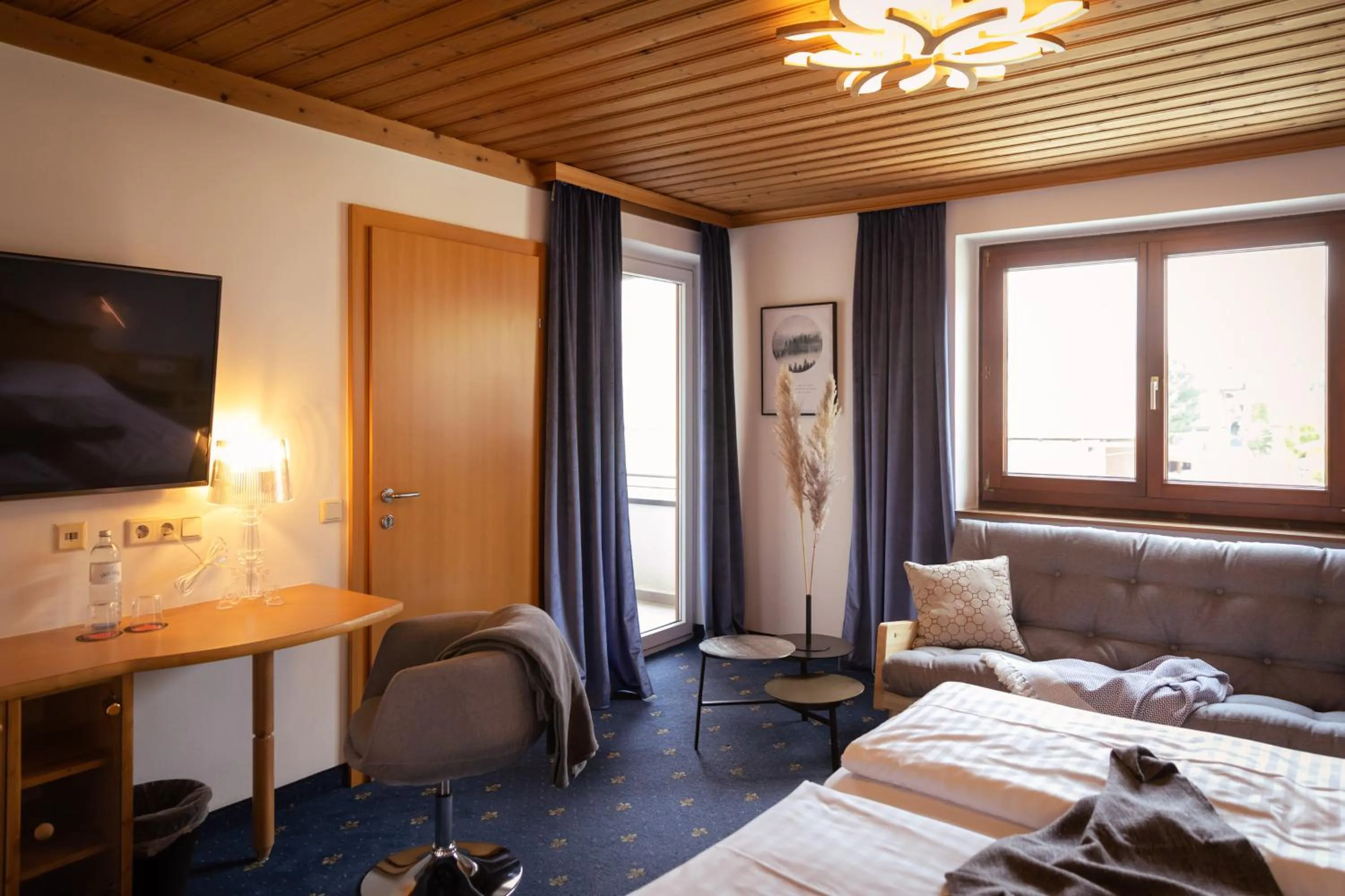 Photo of the whole room, Bed in Hotel Restaurant tauernhex