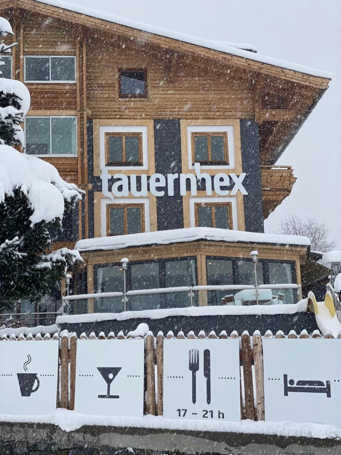 Facade/entrance in Hotel Restaurant tauernhex
