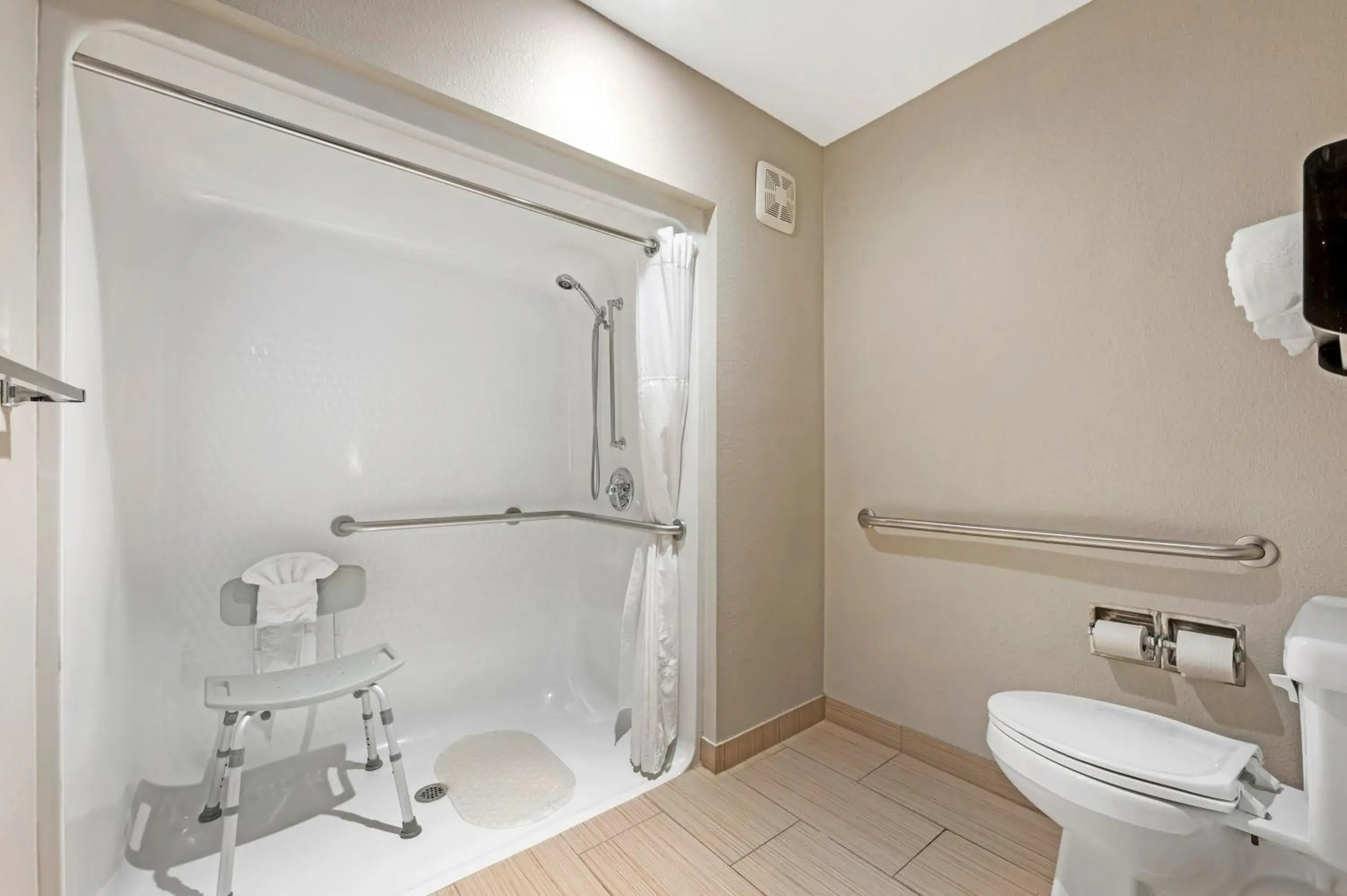 Queen Room with Mobility Accessible Roll-In Shower in Best Western Plus Lafayette Hotel University Area Queen Room with Mobility Accessible Roll-In Shower in Best Western Plus Lafayette Hotel University Area