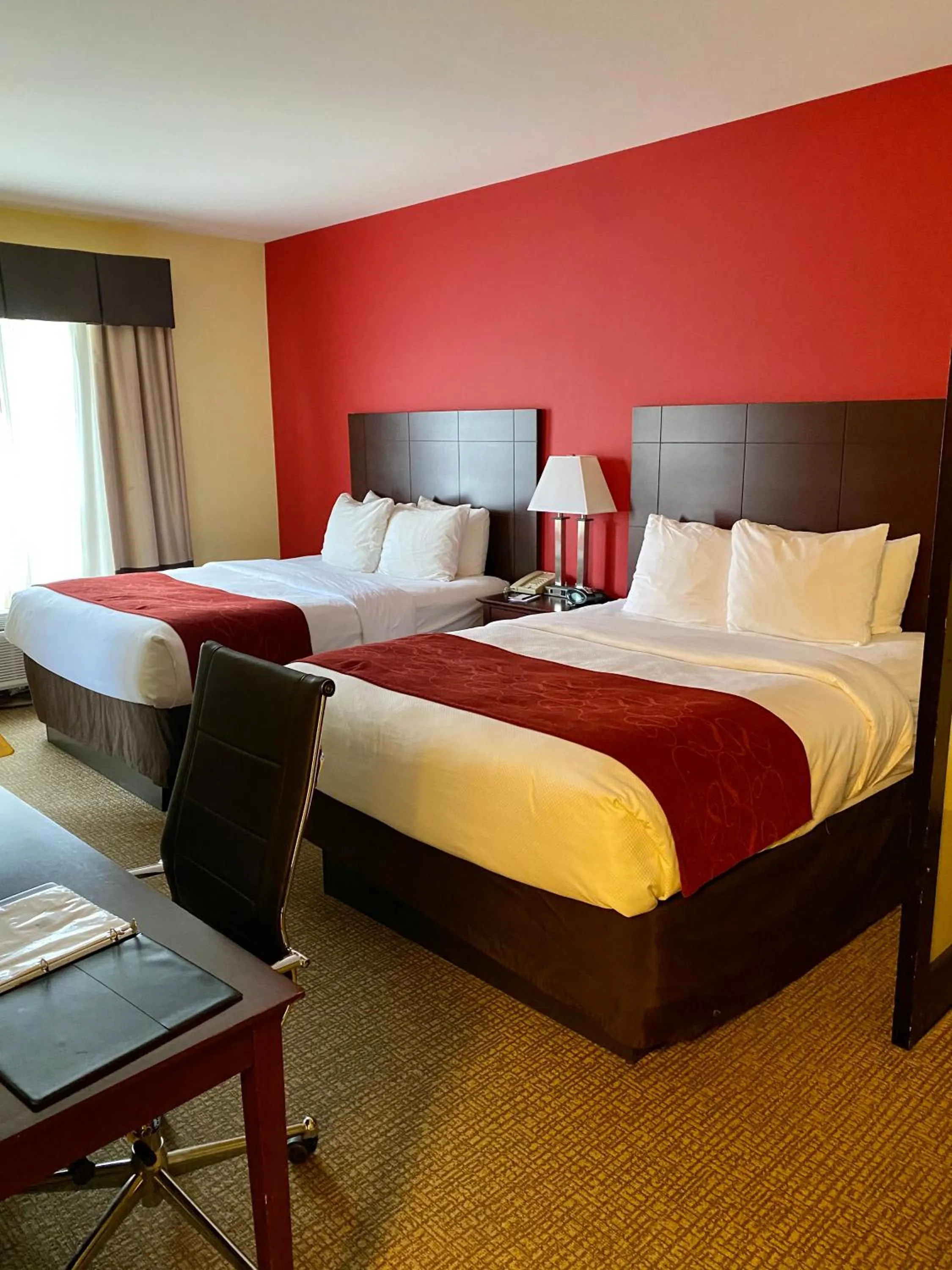 Photo of the whole room, Bed in Comfort Suites Rock Hill Manchester Meadows Area