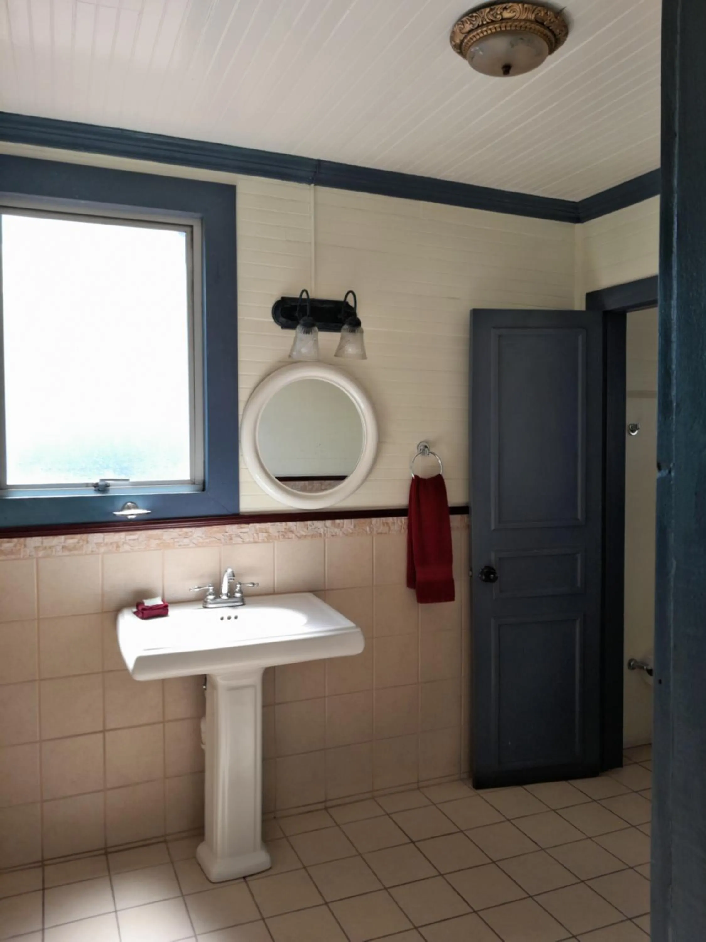 Bedroom in Hotel Santo Tomas / Historical Property