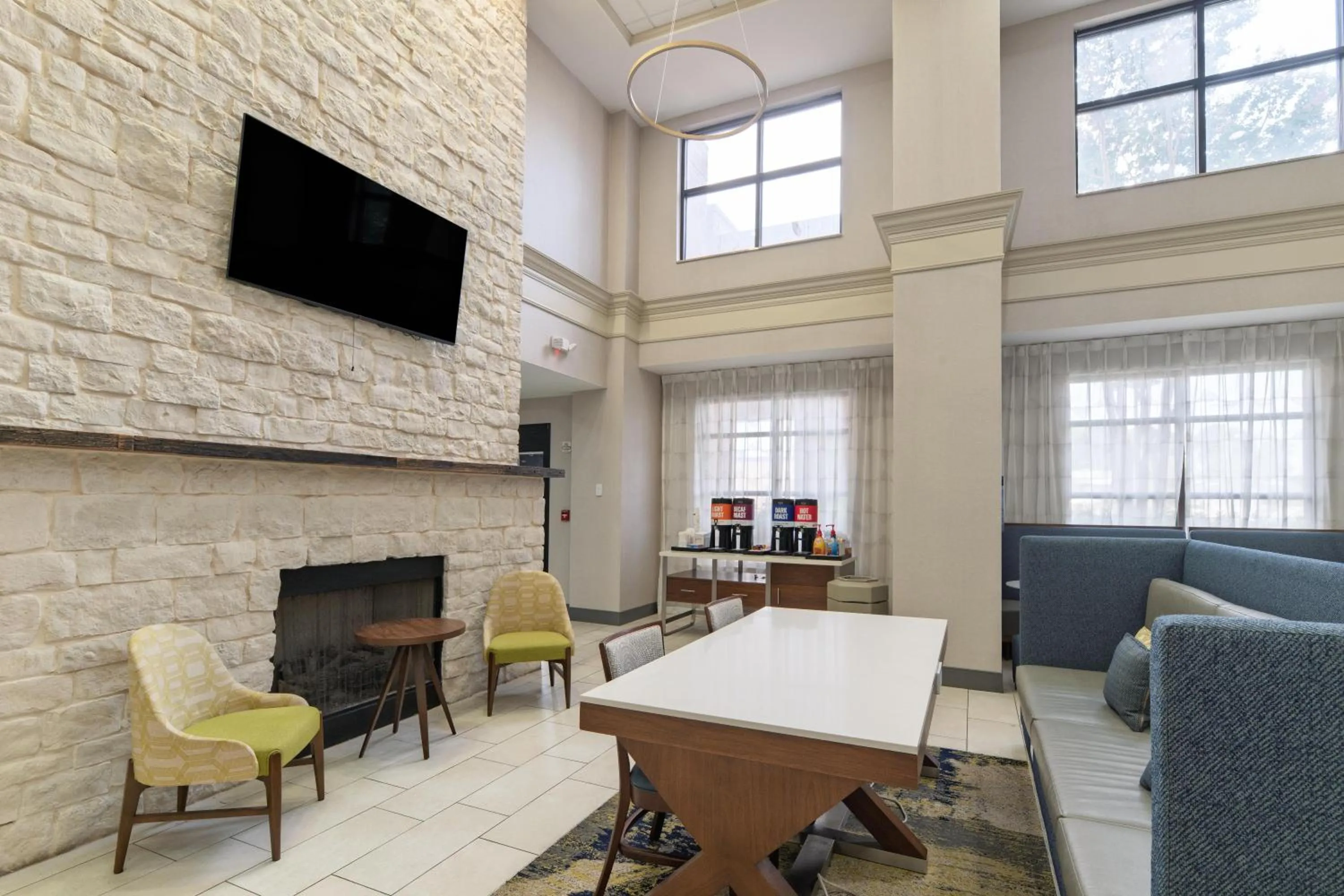 Lobby or reception in Hampton Inn & Suites-Florence Downtown