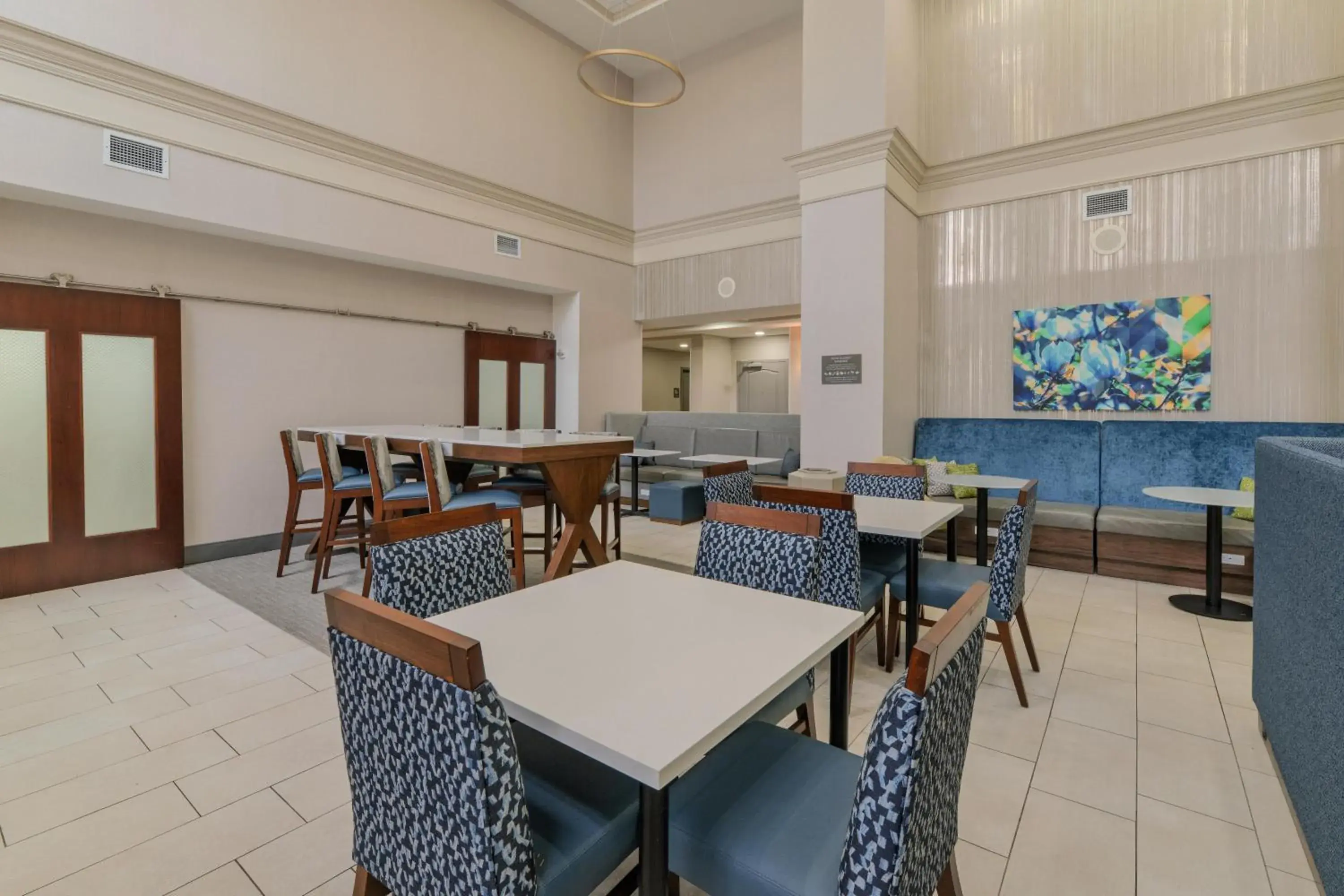 Breakfast in Hampton Inn & Suites-Florence Downtown Breakfast in Hampton Inn & Suites-Florence Downtown