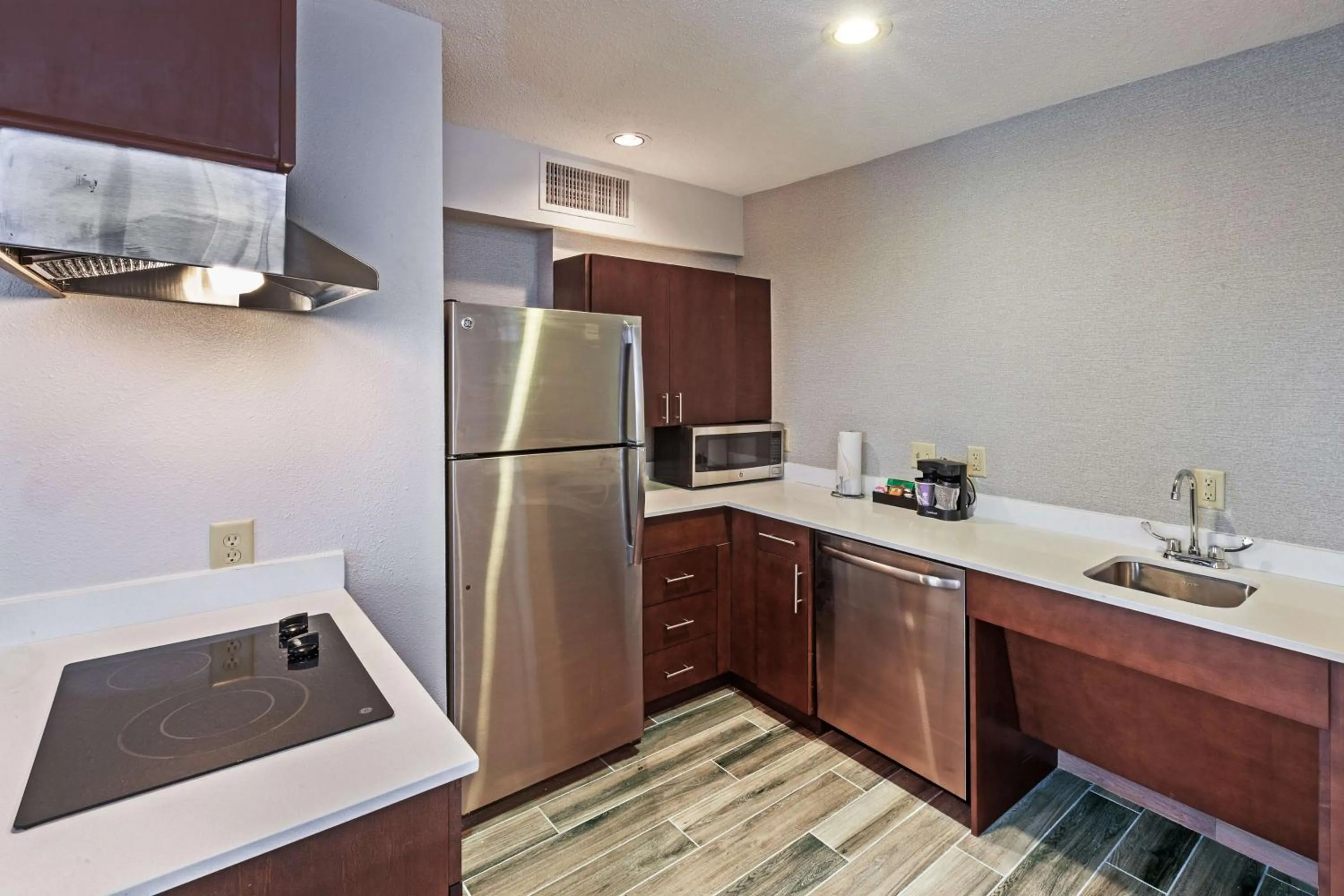 Kitchen or kitchenette in Homewood Suites by Hilton Greensboro