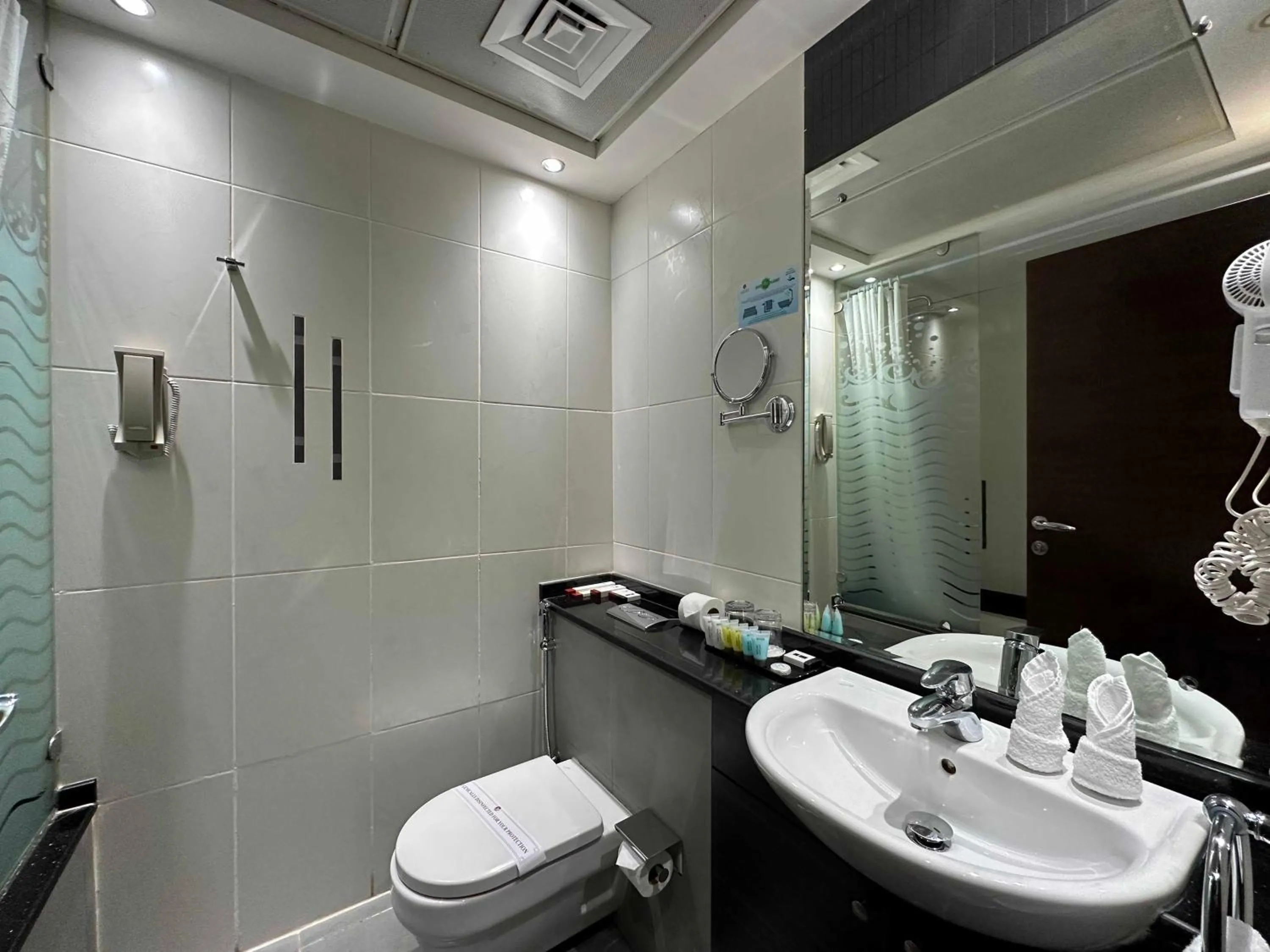 Shower in Sunday Marina View Hotel Apartments