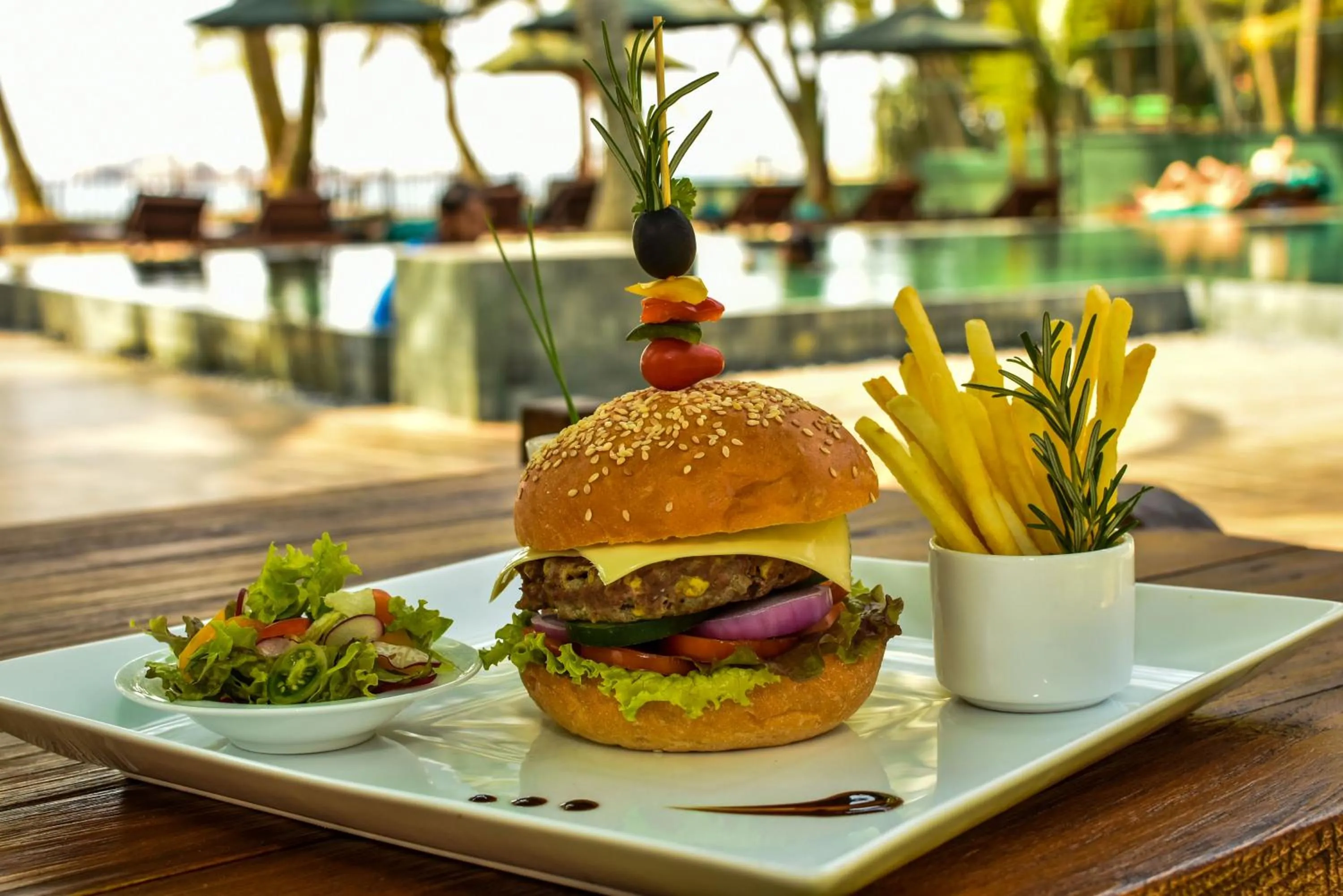 Food and drinks in Hikka Sands & SPA