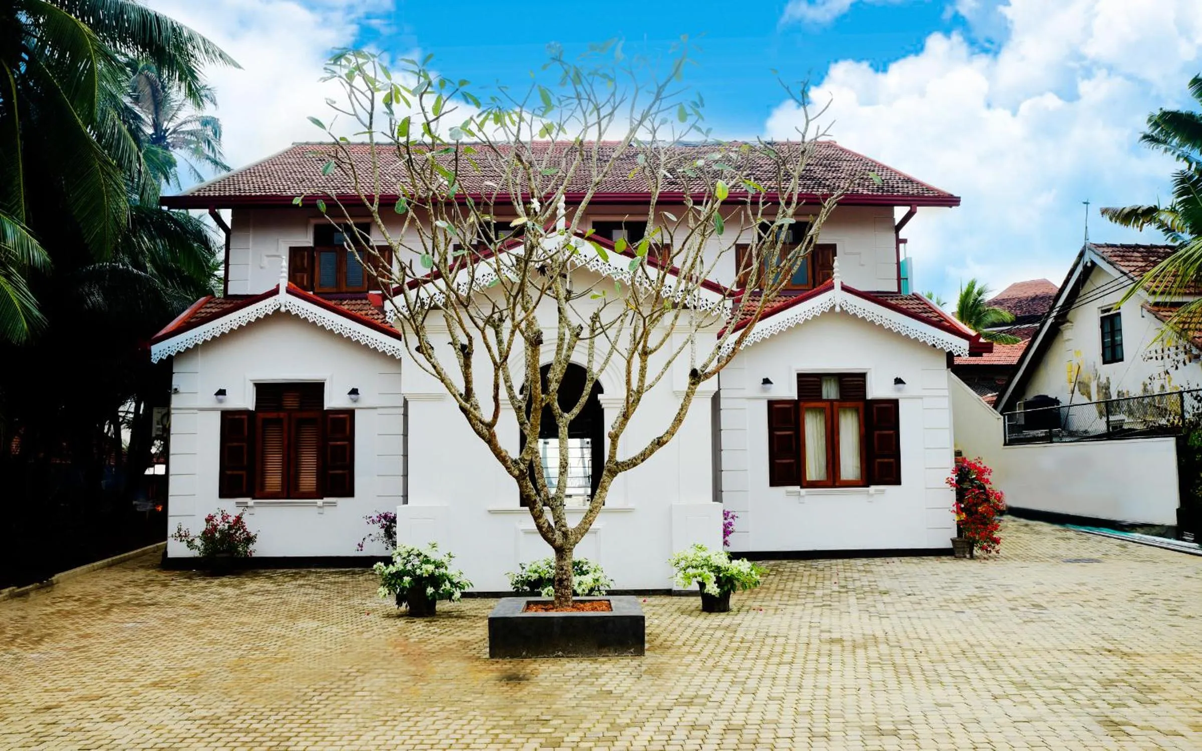 Property building in Hikka Sands & SPA