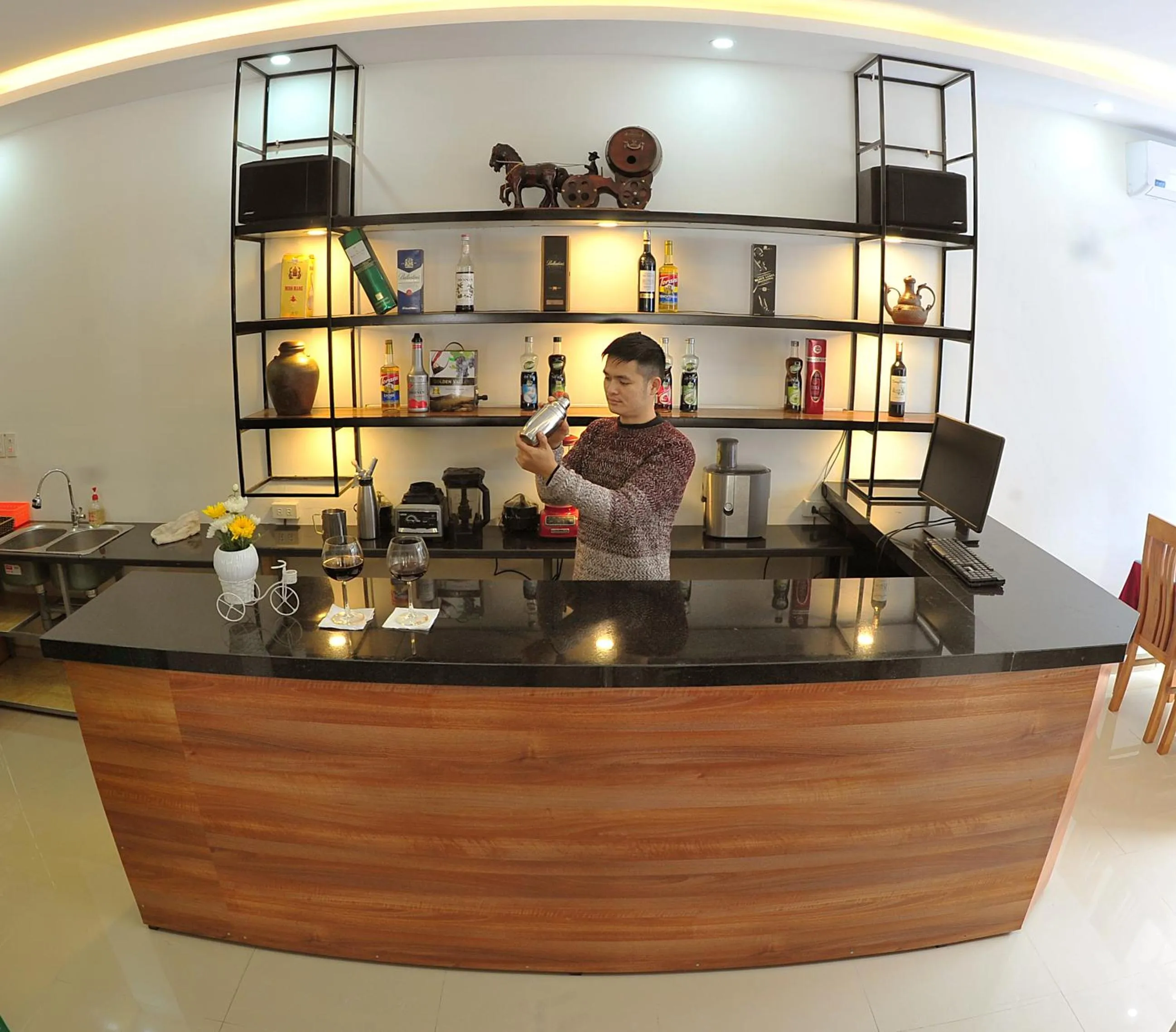 Lounge or bar in La Paloma Hotel Ninh Binh