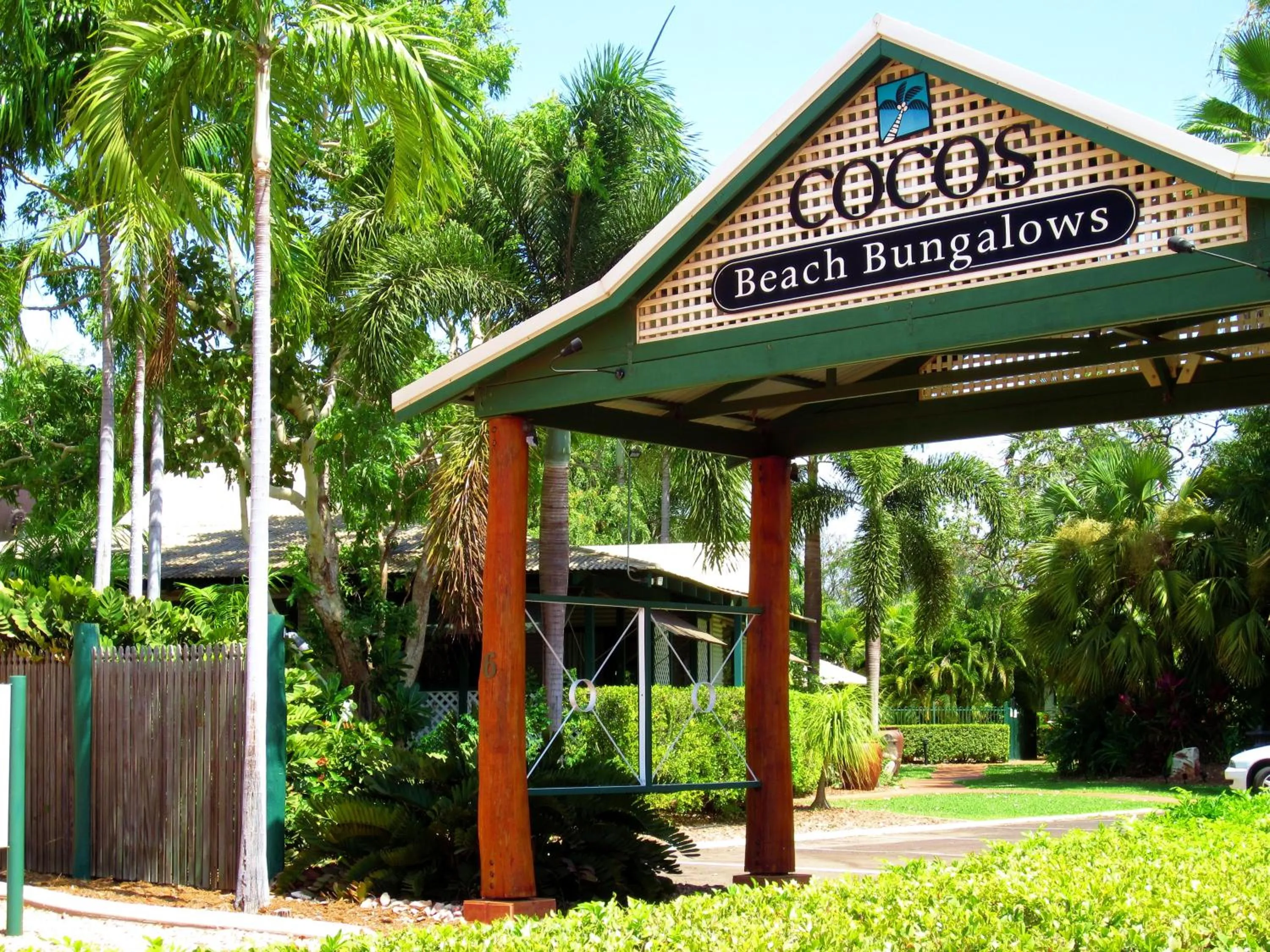 Facade/entrance in Cocos Beach Bungalows