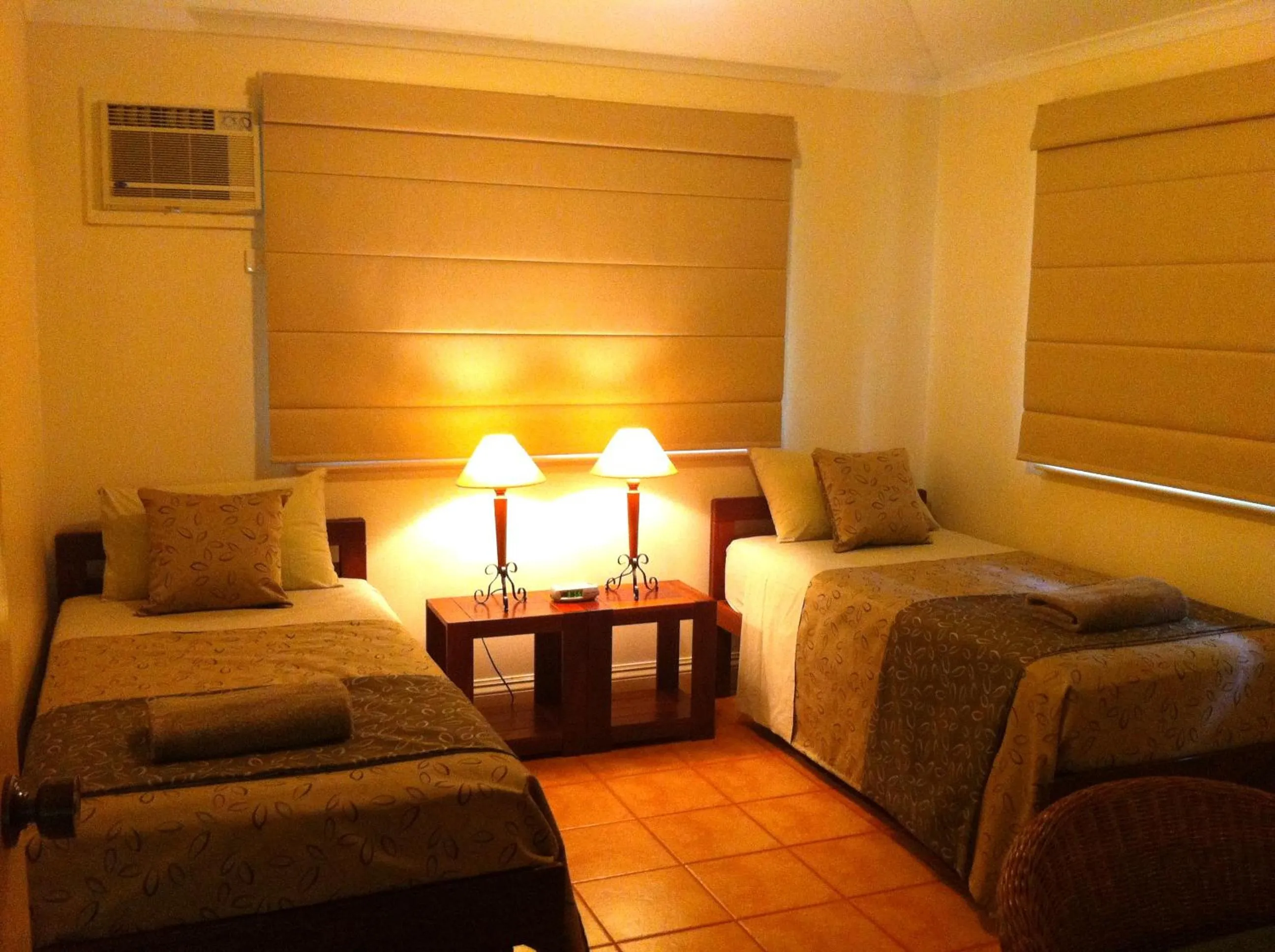 Photo of the whole room, Bed in Cocos Beach Bungalows