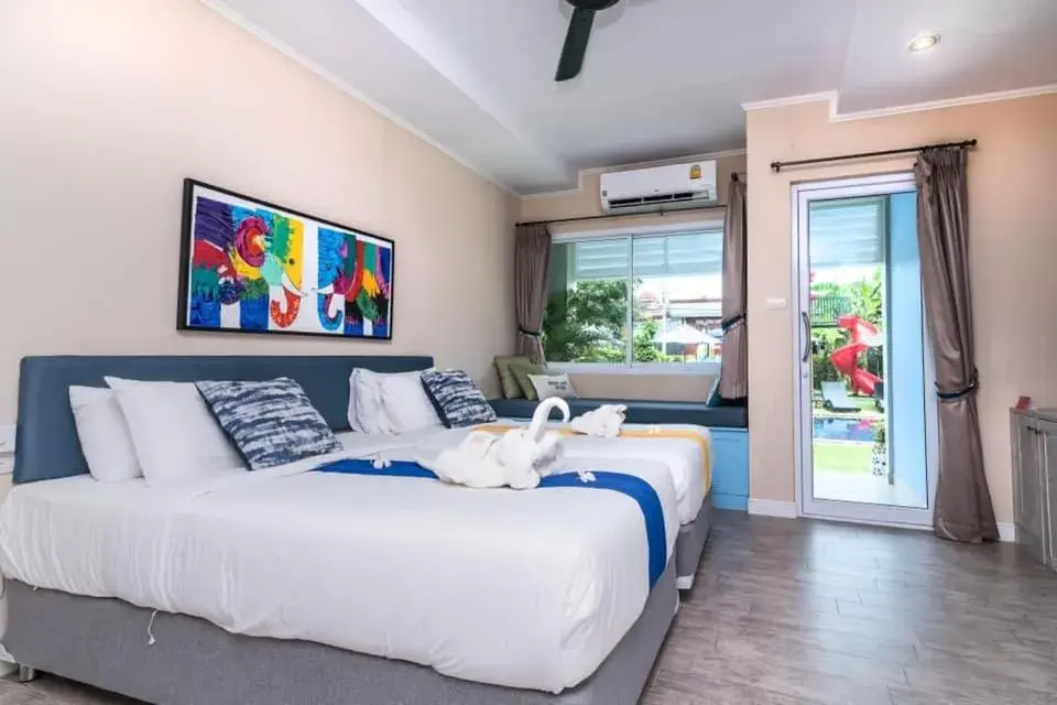 Bed in Surf and Sand Resort Bed in Surf and Sand Resort