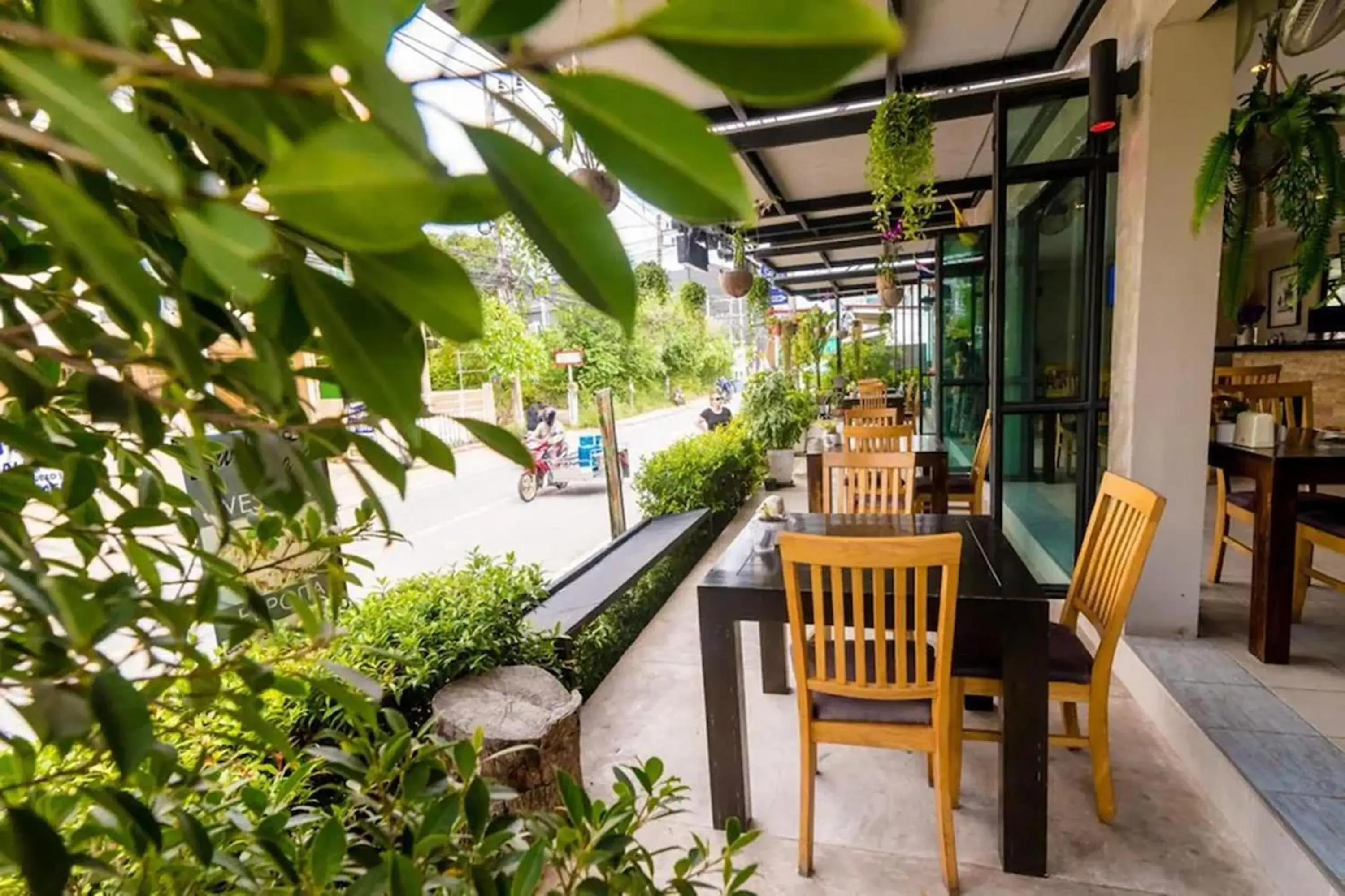 Restaurant/places to eat in Surf & Sand Resort Restaurant/places to eat in Surf & Sand Resort