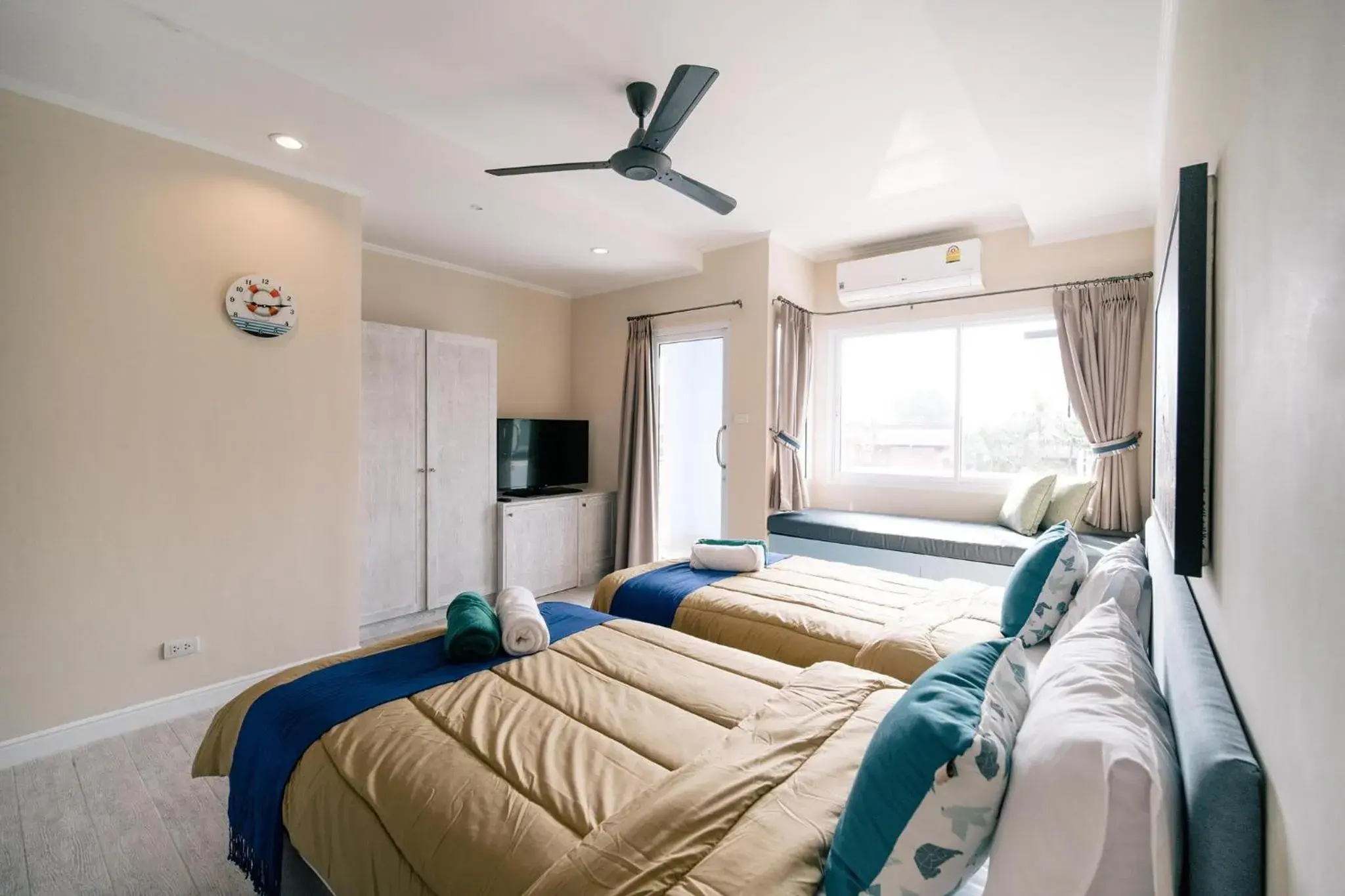 Bed in Surf and Sand Resort Bed in Surf and Sand Resort