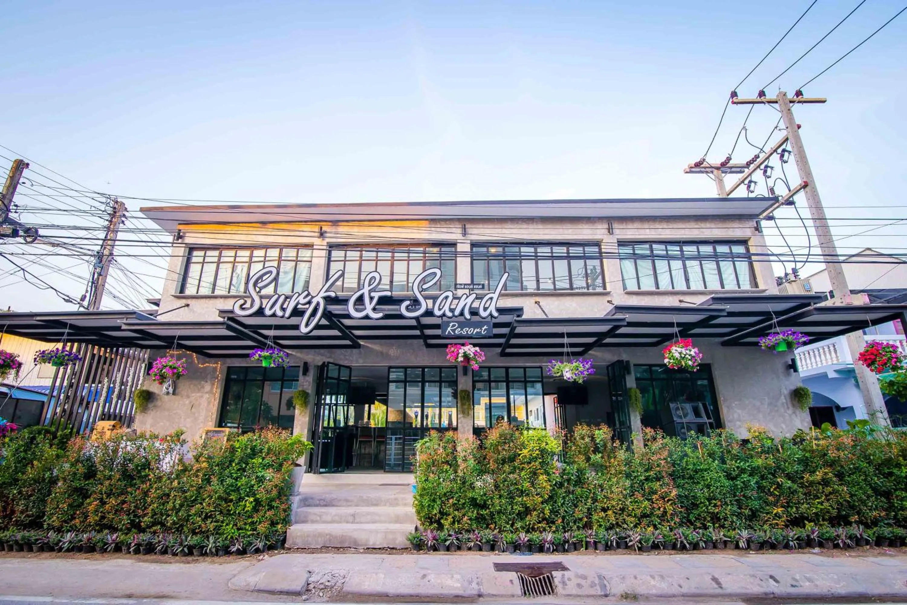 Facade/entrance in Surf and Sand Resort
