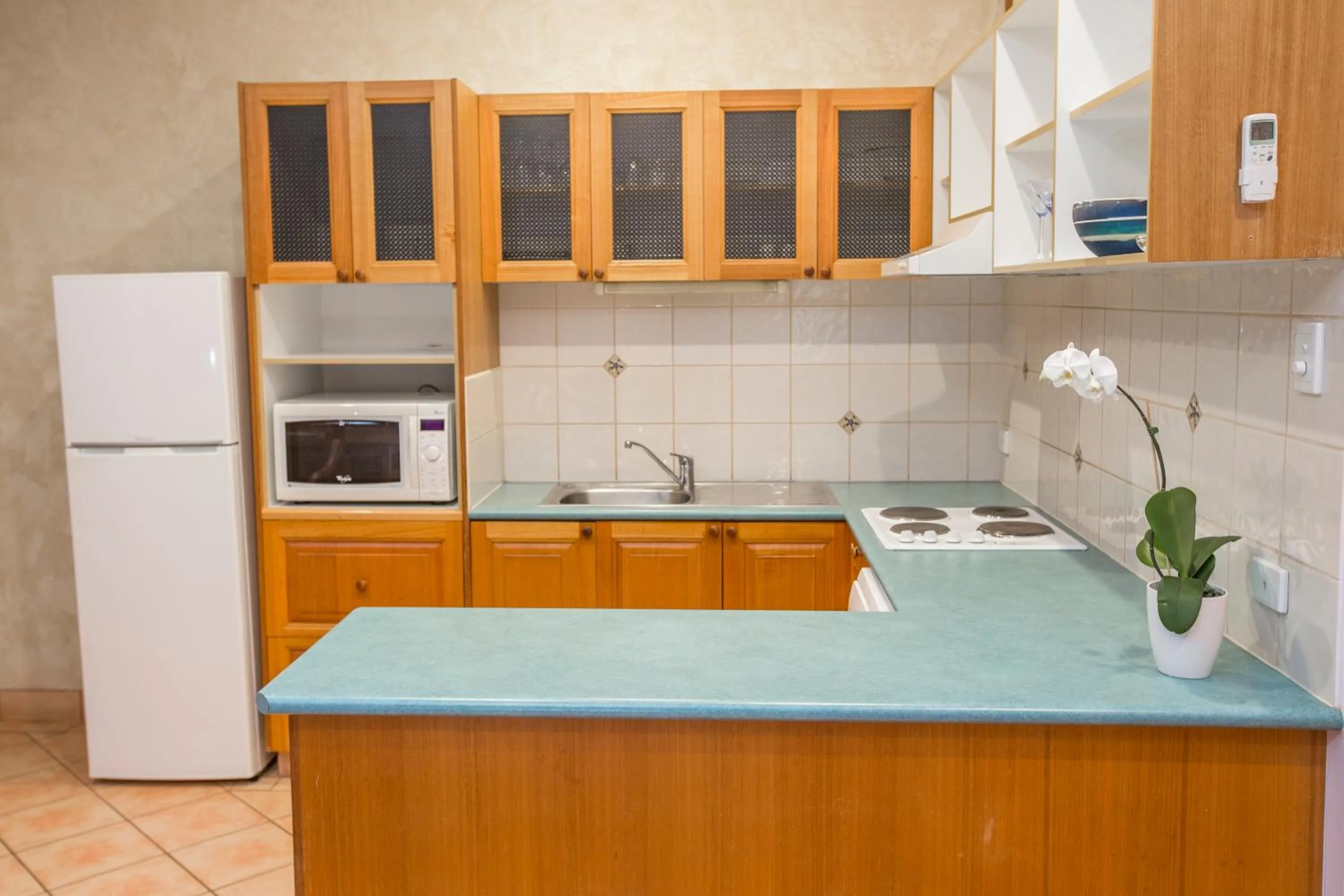 Kitchen or kitchenette in Blue Seas Resort