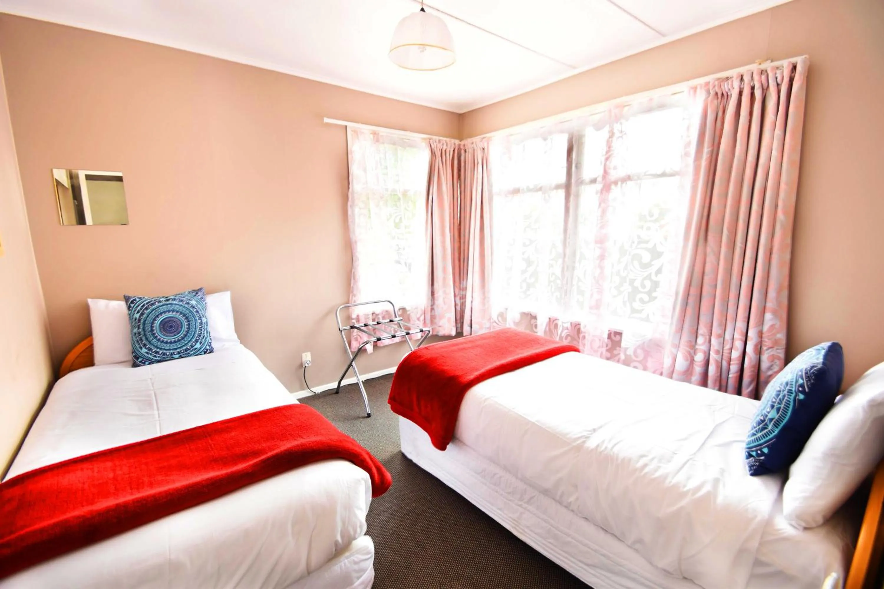 Family, Bed in Union Victoria Motel