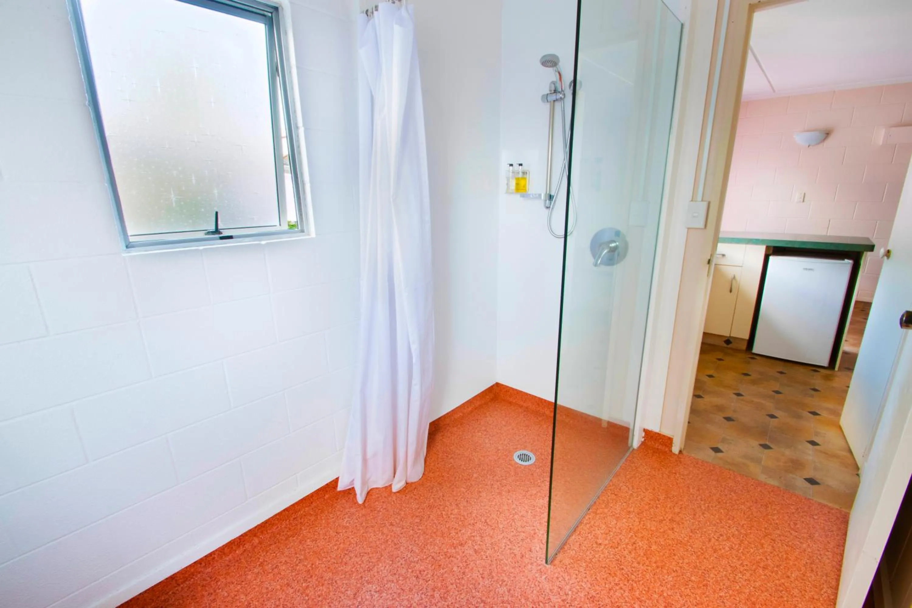 Shower in Union Victoria Motel