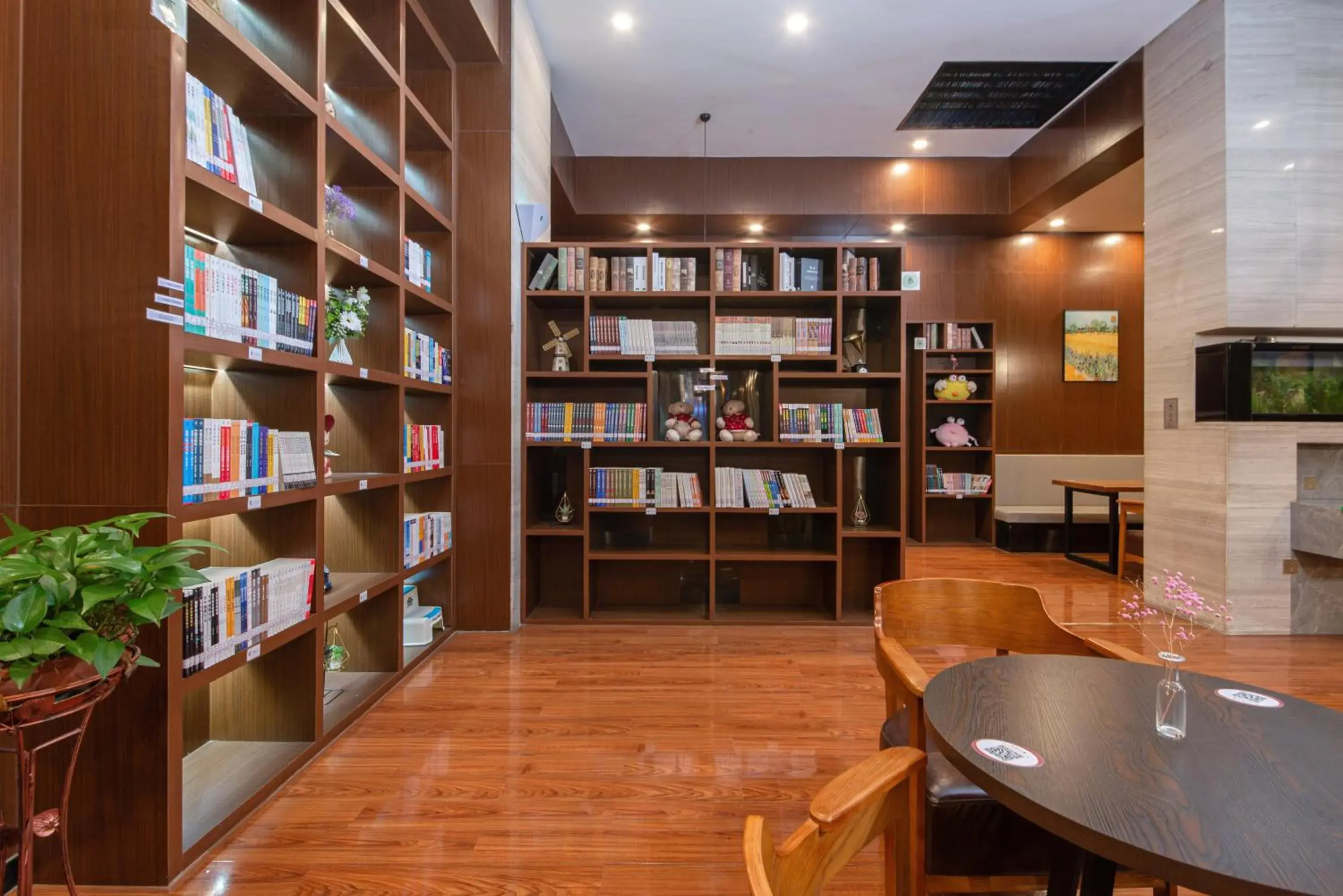 Lobby or reception in Shenzhen Ramada Plaza, North Railway Station Lobby or reception in Shenzhen Ramada Plaza, North Railway Station