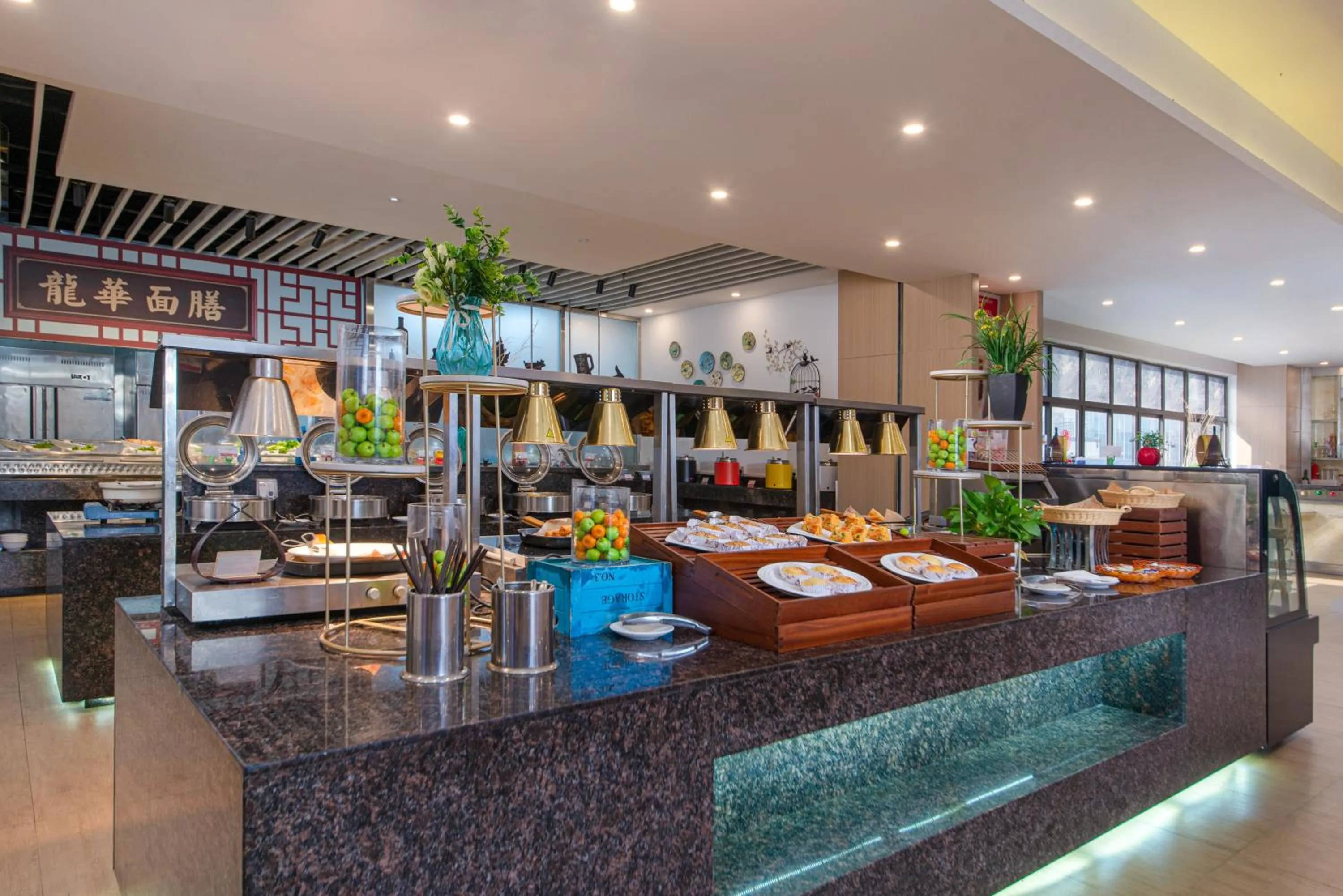 Breakfast in Shenzhen Ramada Plaza, North Railway Station