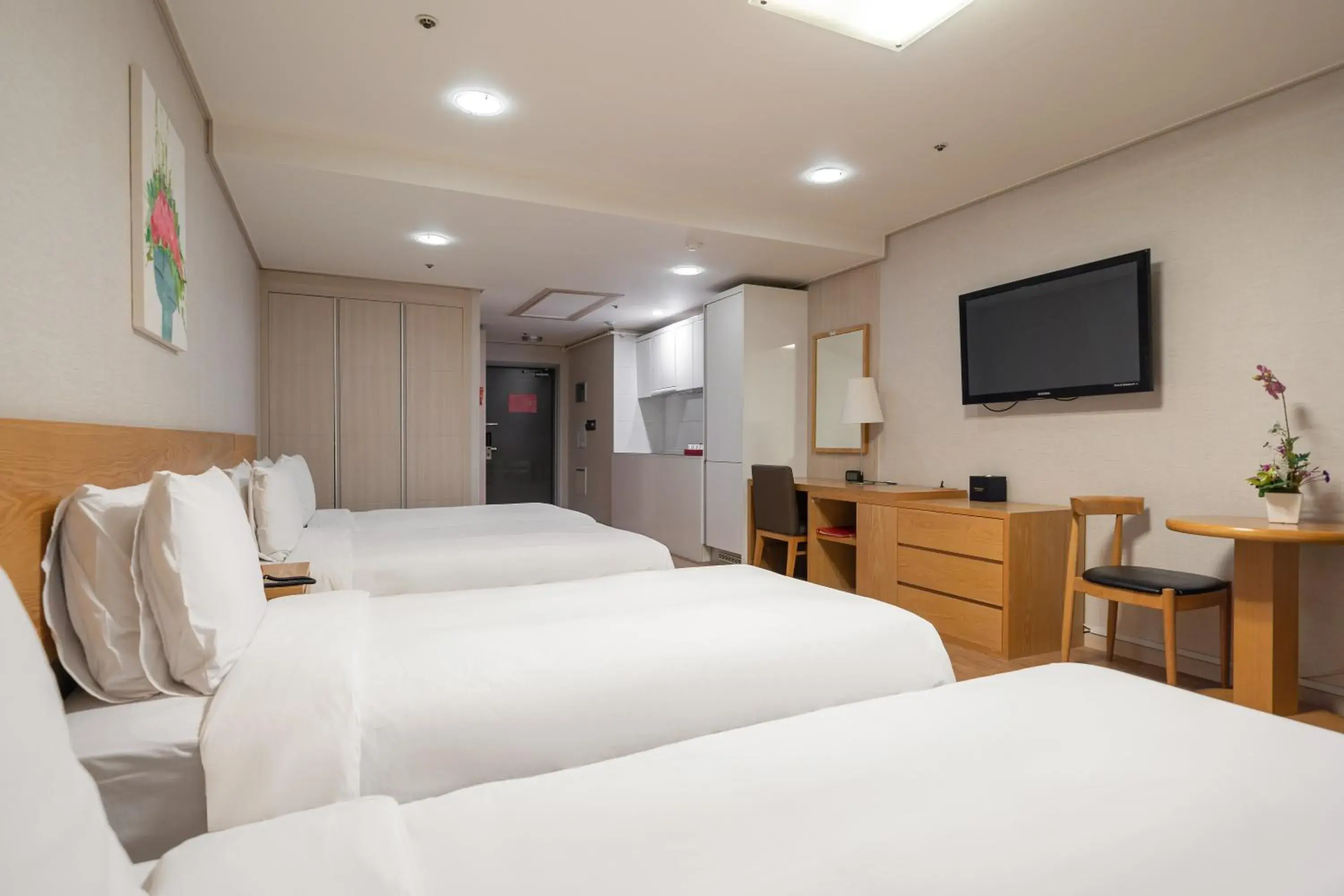 Bed in Ramada by Wyndham Seoul Dongdaemun Bed in Ramada by Wyndham Seoul Dongdaemun