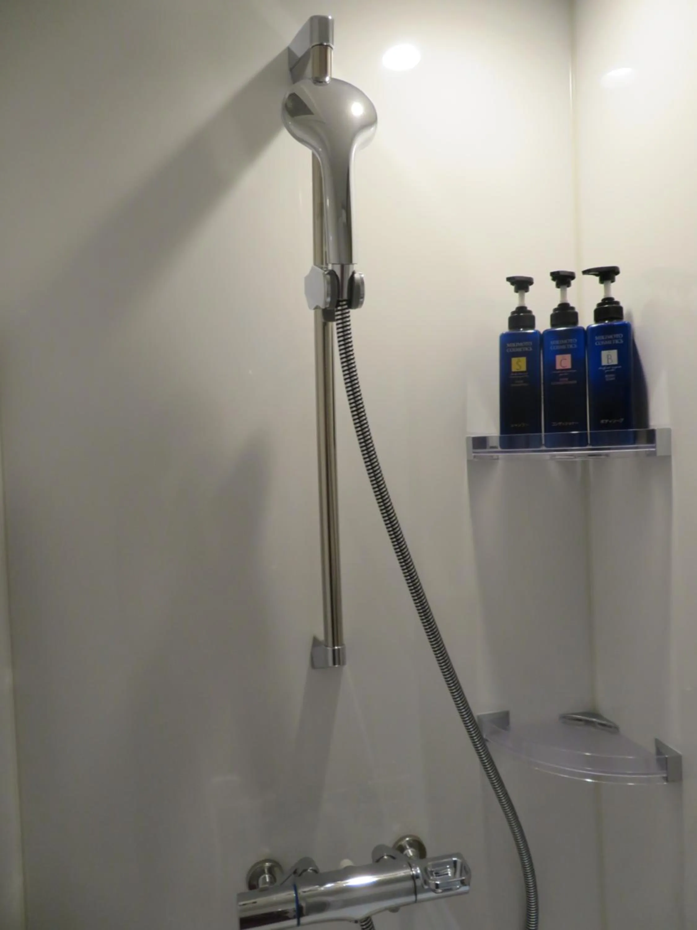 Shower in Kashoutei Hanaya