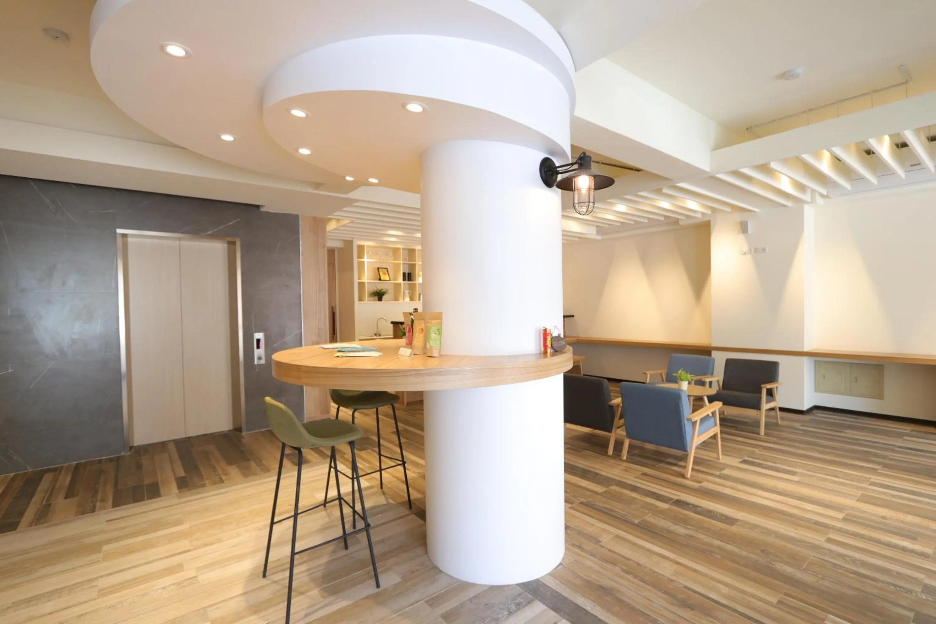 Property building in Flora Inn