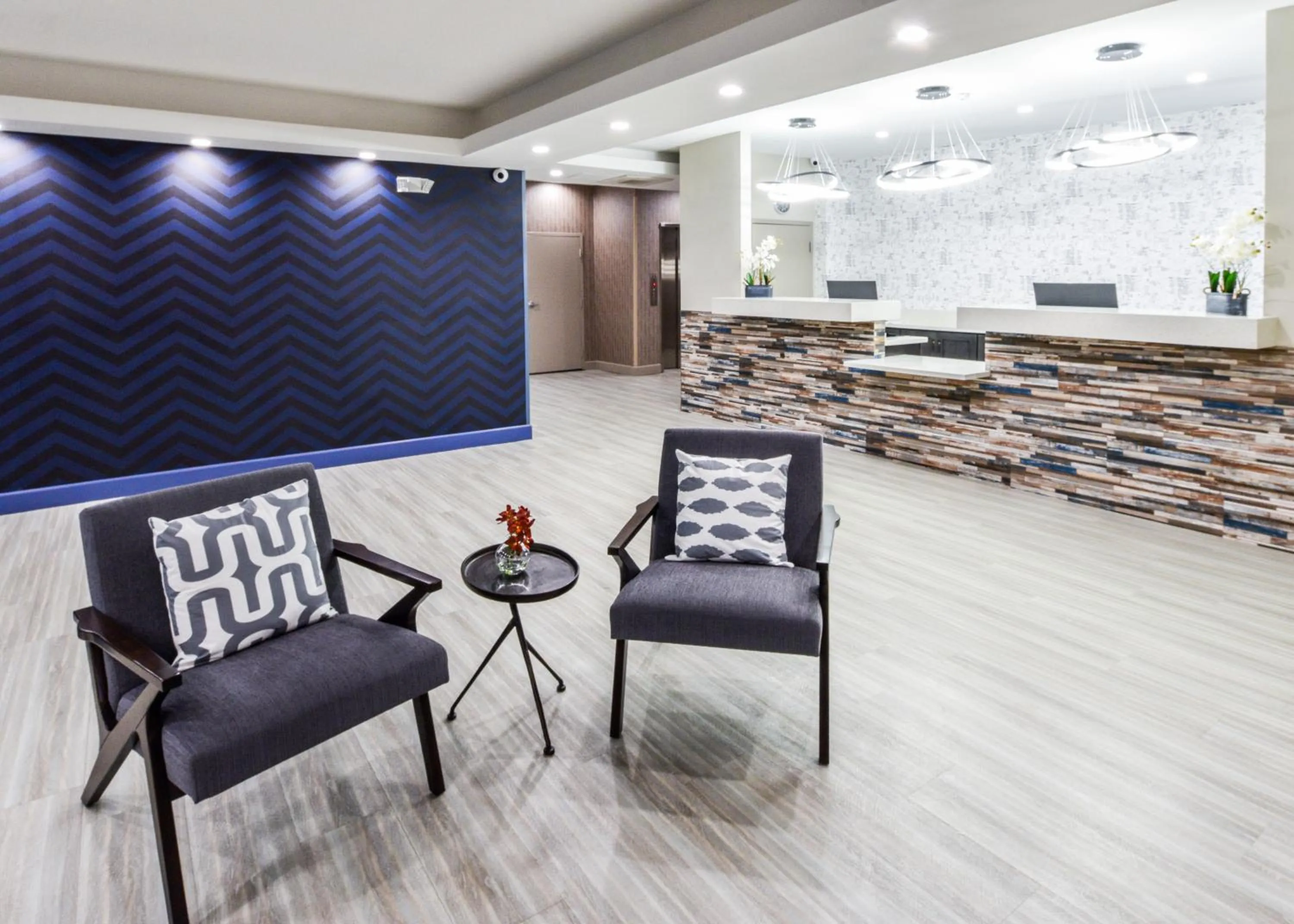 Lobby or reception in Hollywood Inn Suites Hotel