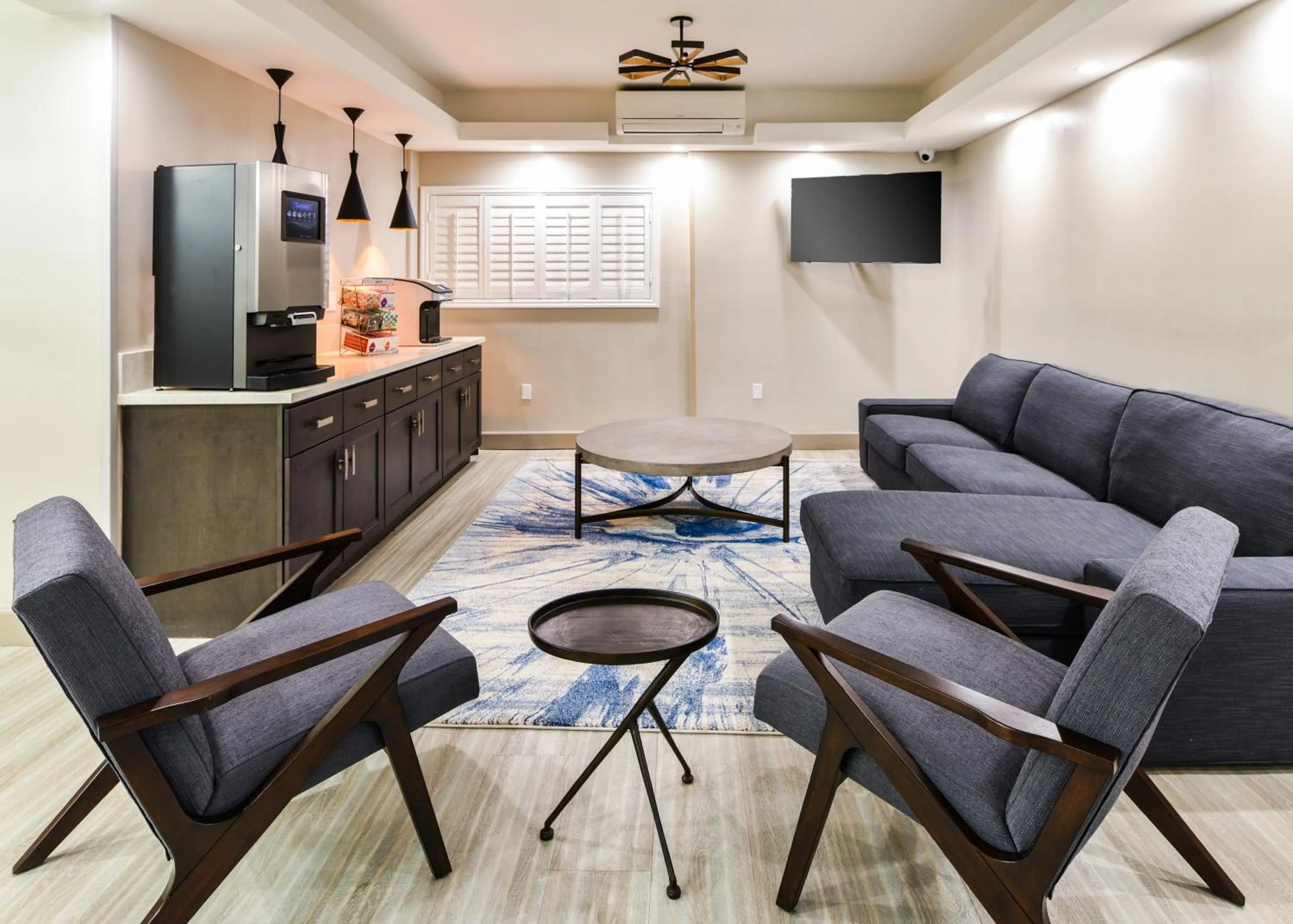 Lobby or reception in Hollywood Inn Suites Hotel