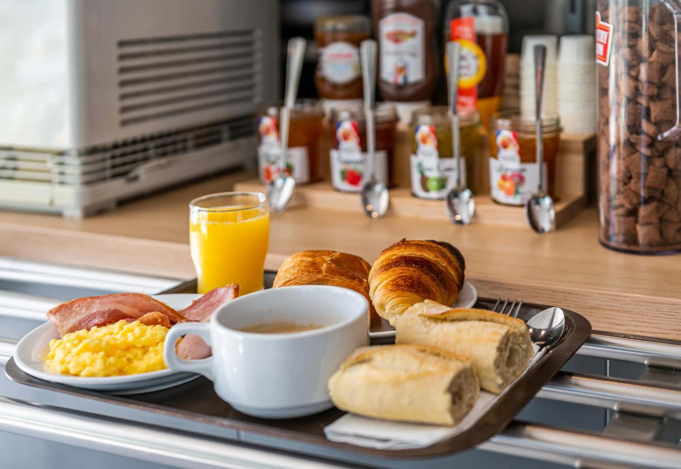 Buffet breakfast in B&B HOTEL Saint Jean De Maurienne