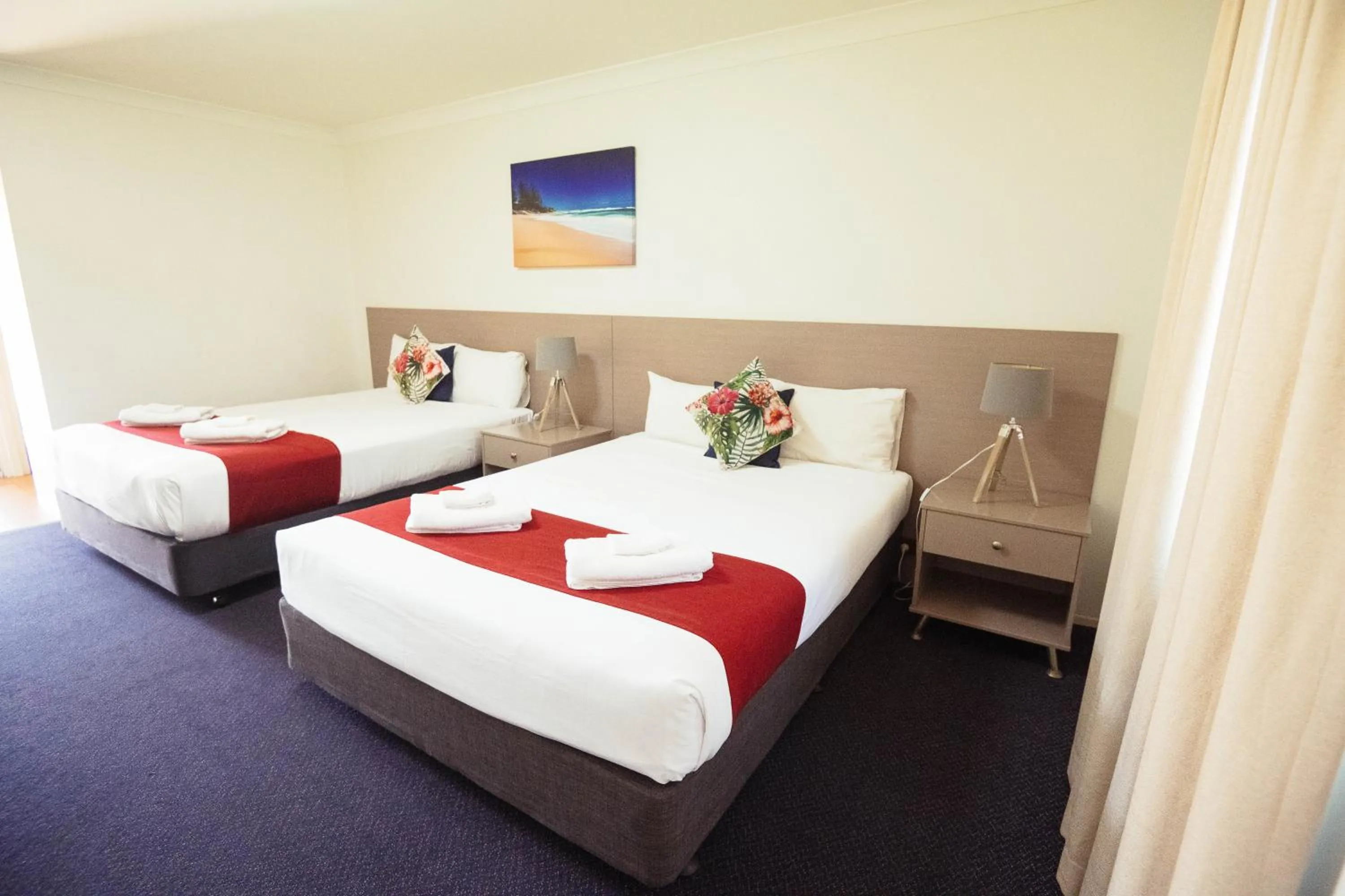 Bedroom, Bed in Burke & Wills Mt Isa