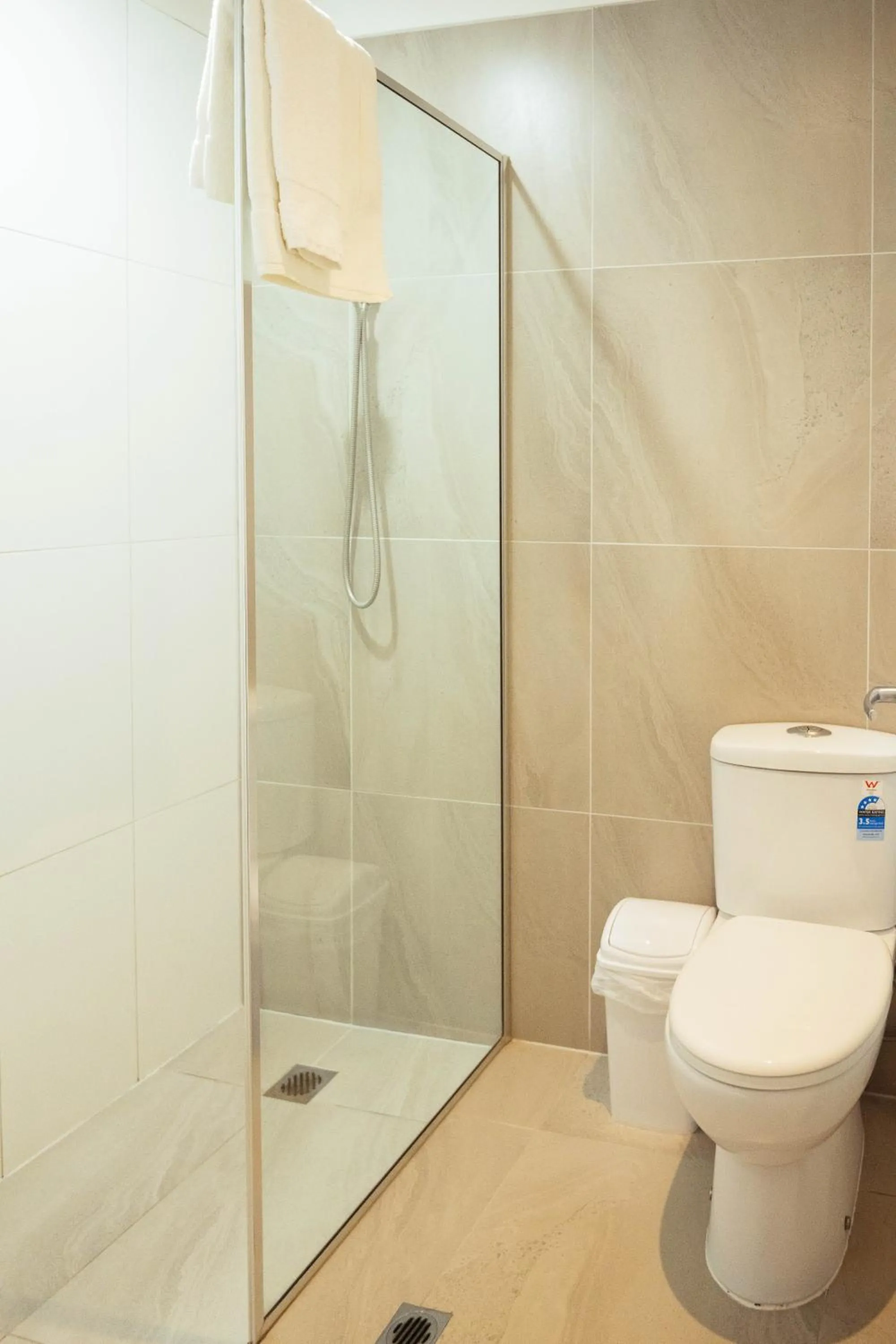 Bathroom in Burke & Wills Mt Isa