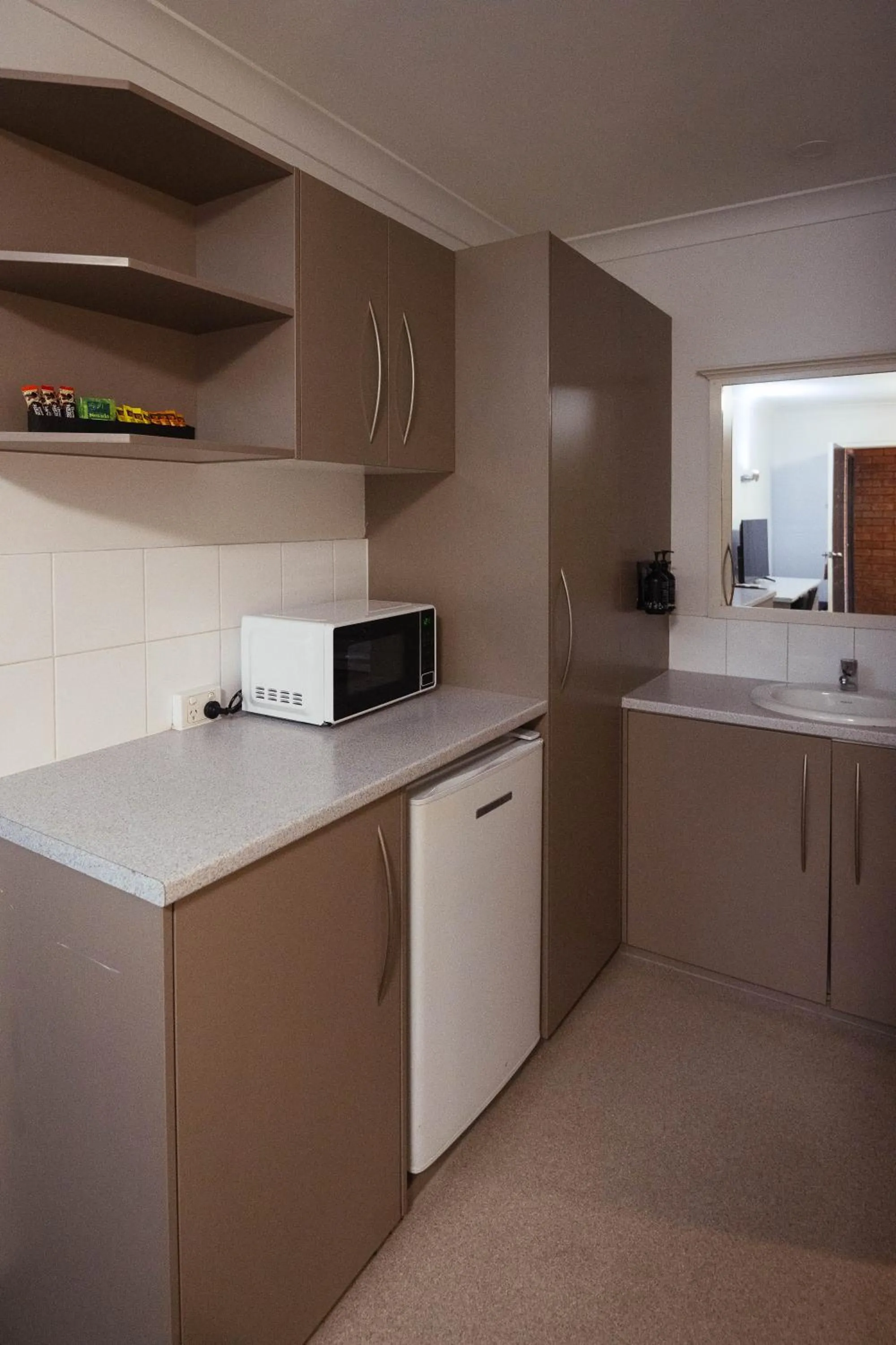 Kitchen or kitchenette in Burke & Wills Mt Isa