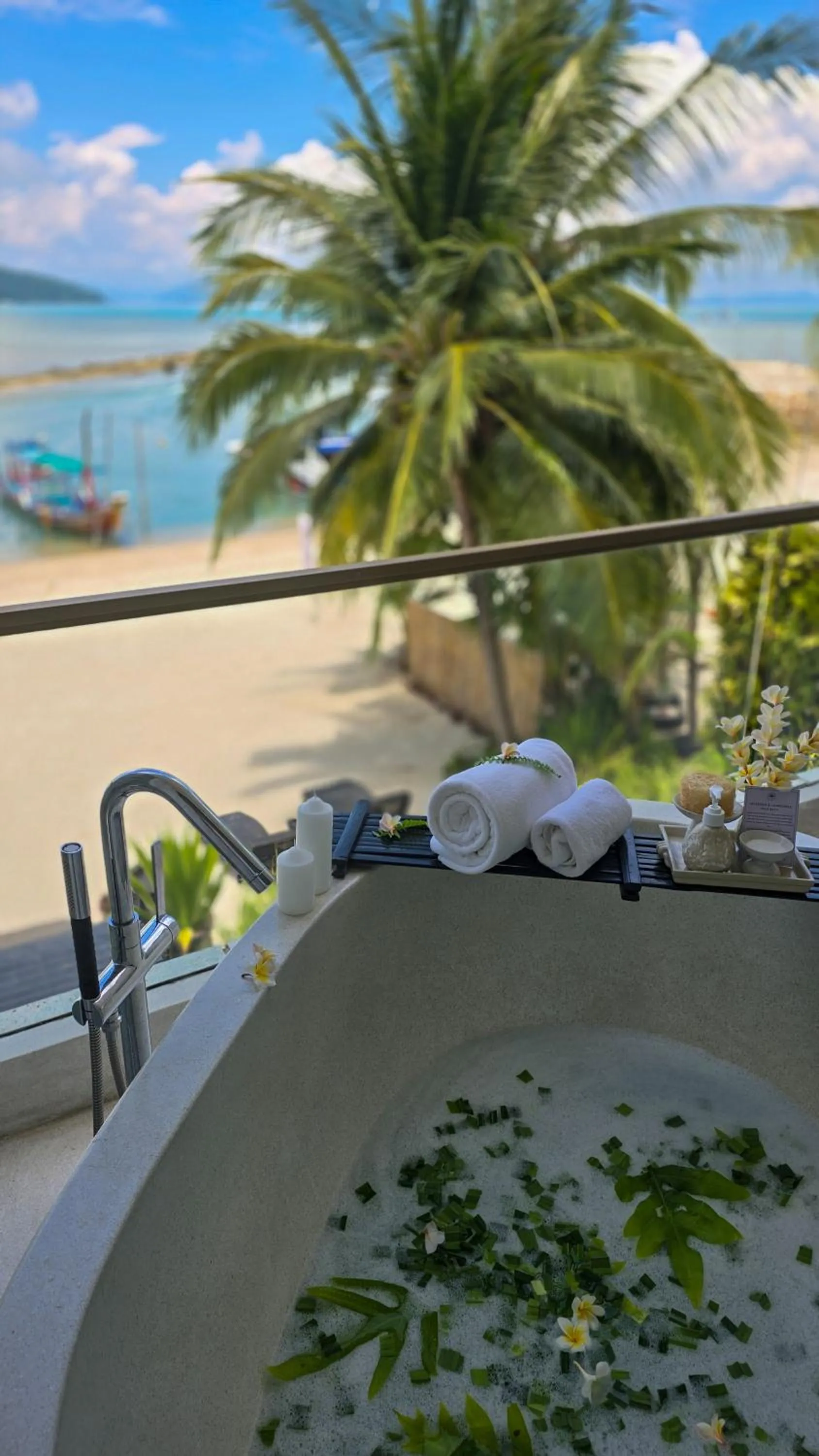 Bath in The Beach Samui