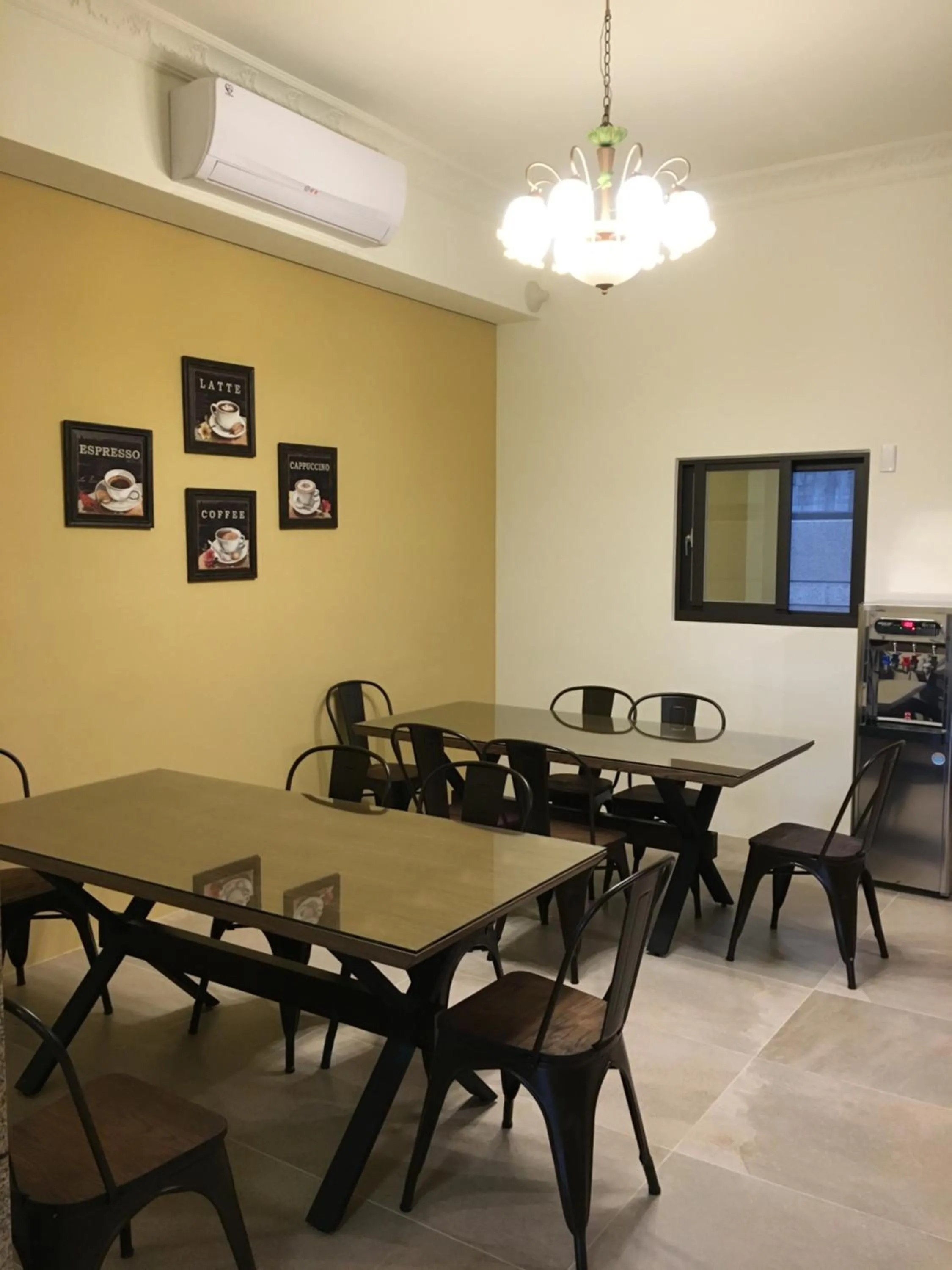 Dining area in Canova Homestay