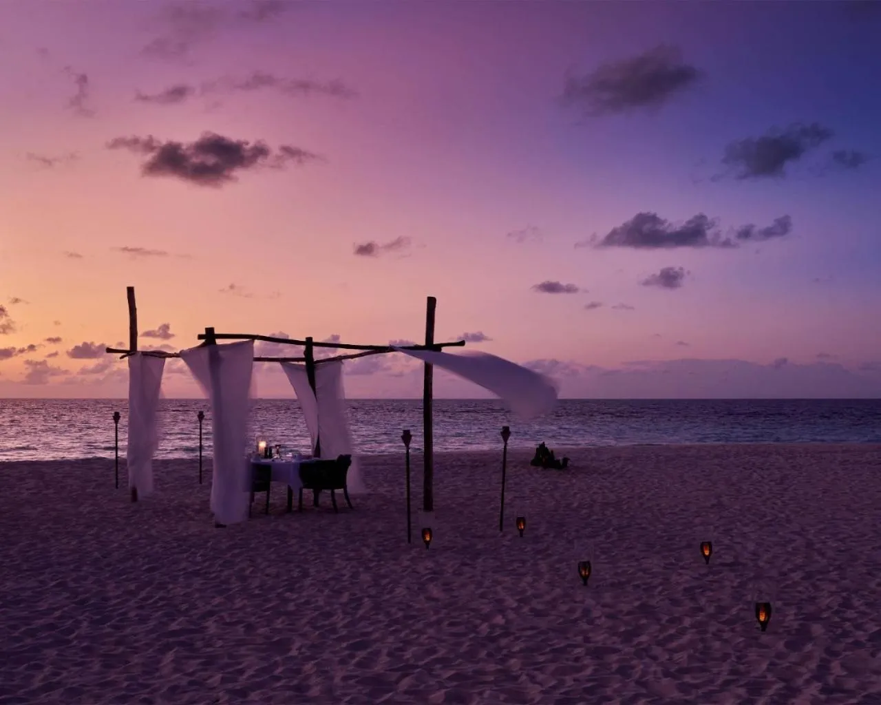 Restaurant/places to eat in Park Hyatt Maldives Hadahaa