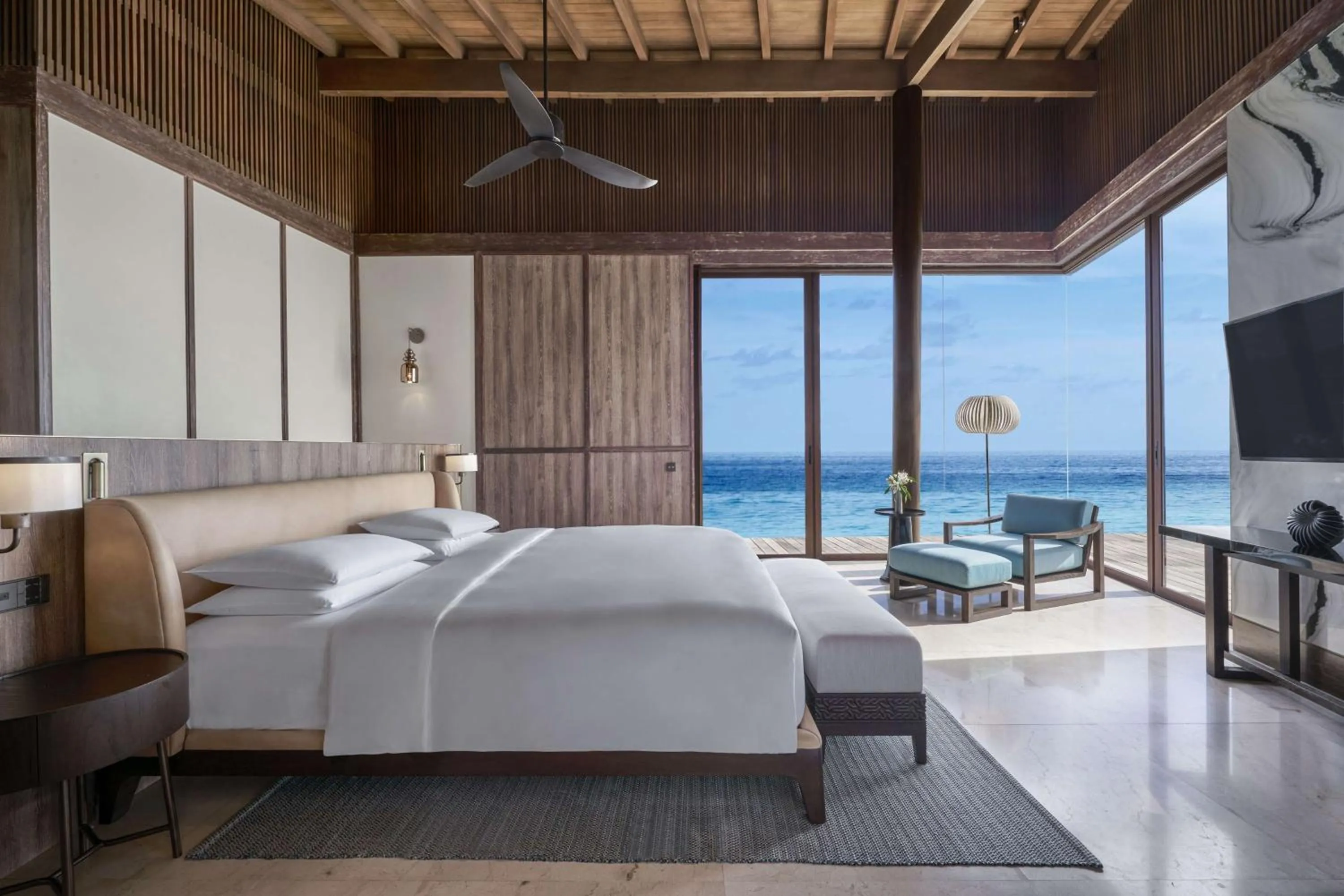 Photo of the whole room, Bed in Park Hyatt Maldives Hadahaa
