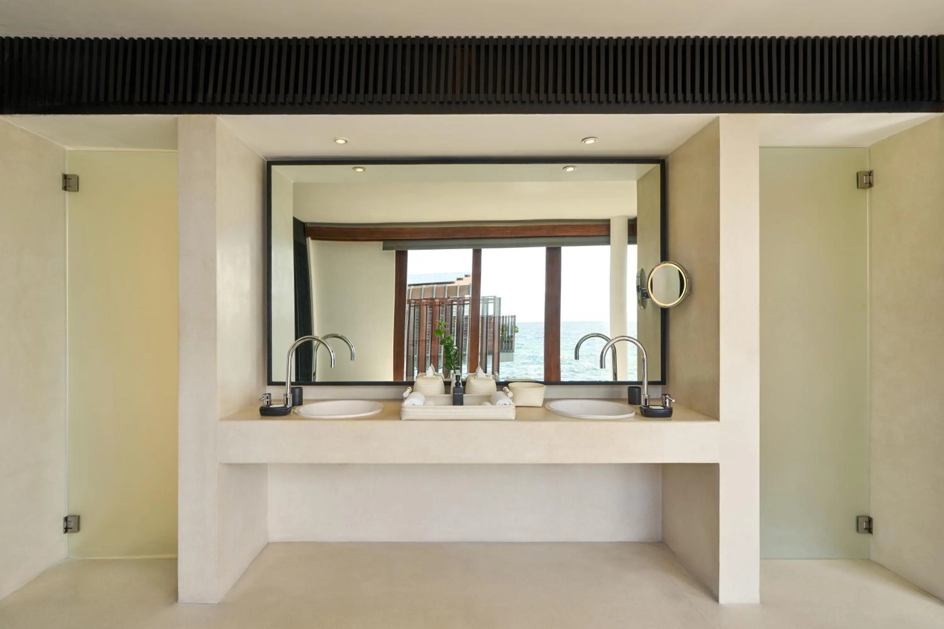 Bathroom in Park Hyatt Maldives Hadahaa
