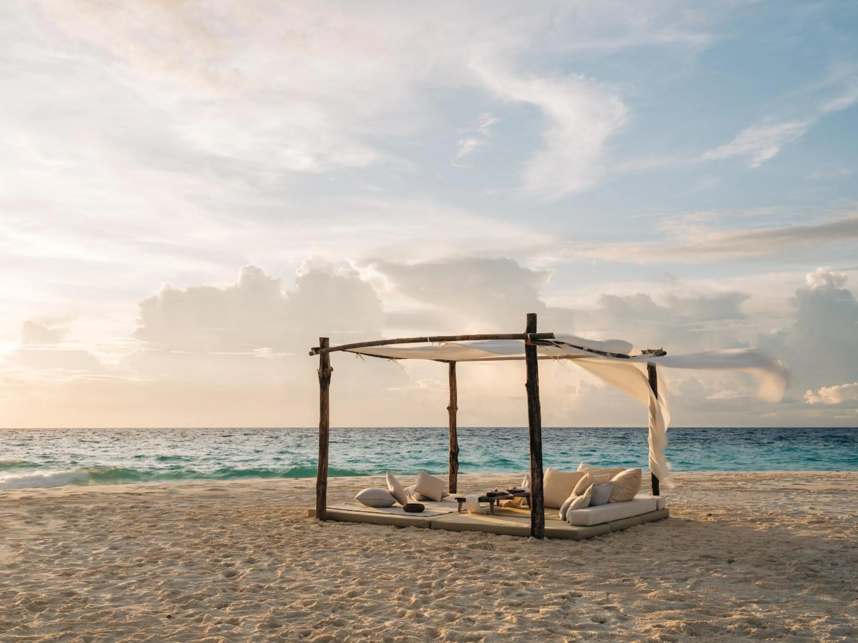 Restaurant/places to eat in Park Hyatt Maldives Hadahaa