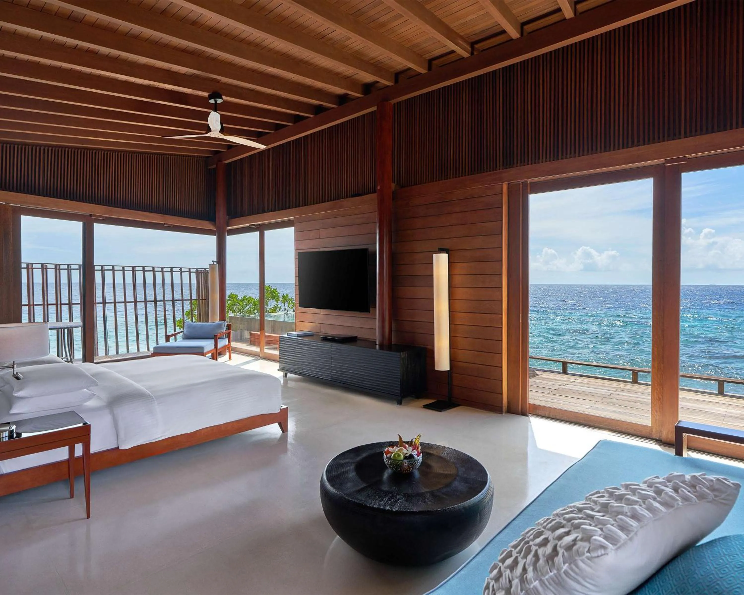 Photo of the whole room, Bed in Park Hyatt Maldives Hadahaa