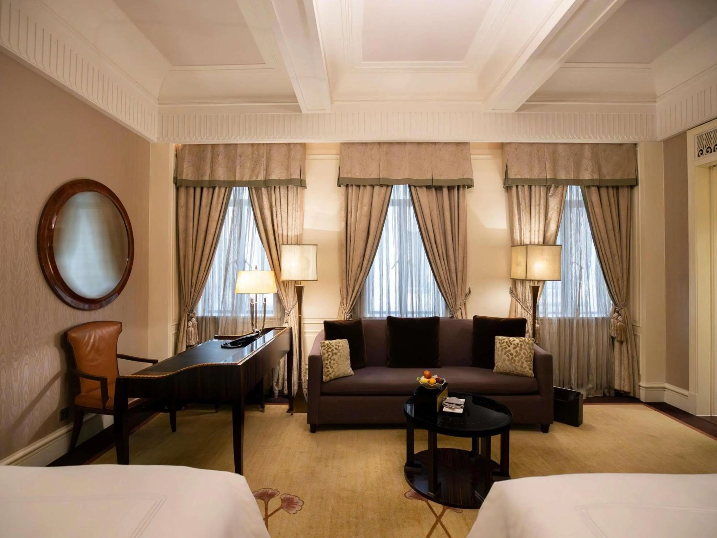 Bedroom, Bed in Fairmont Peace Hotel on the Bund