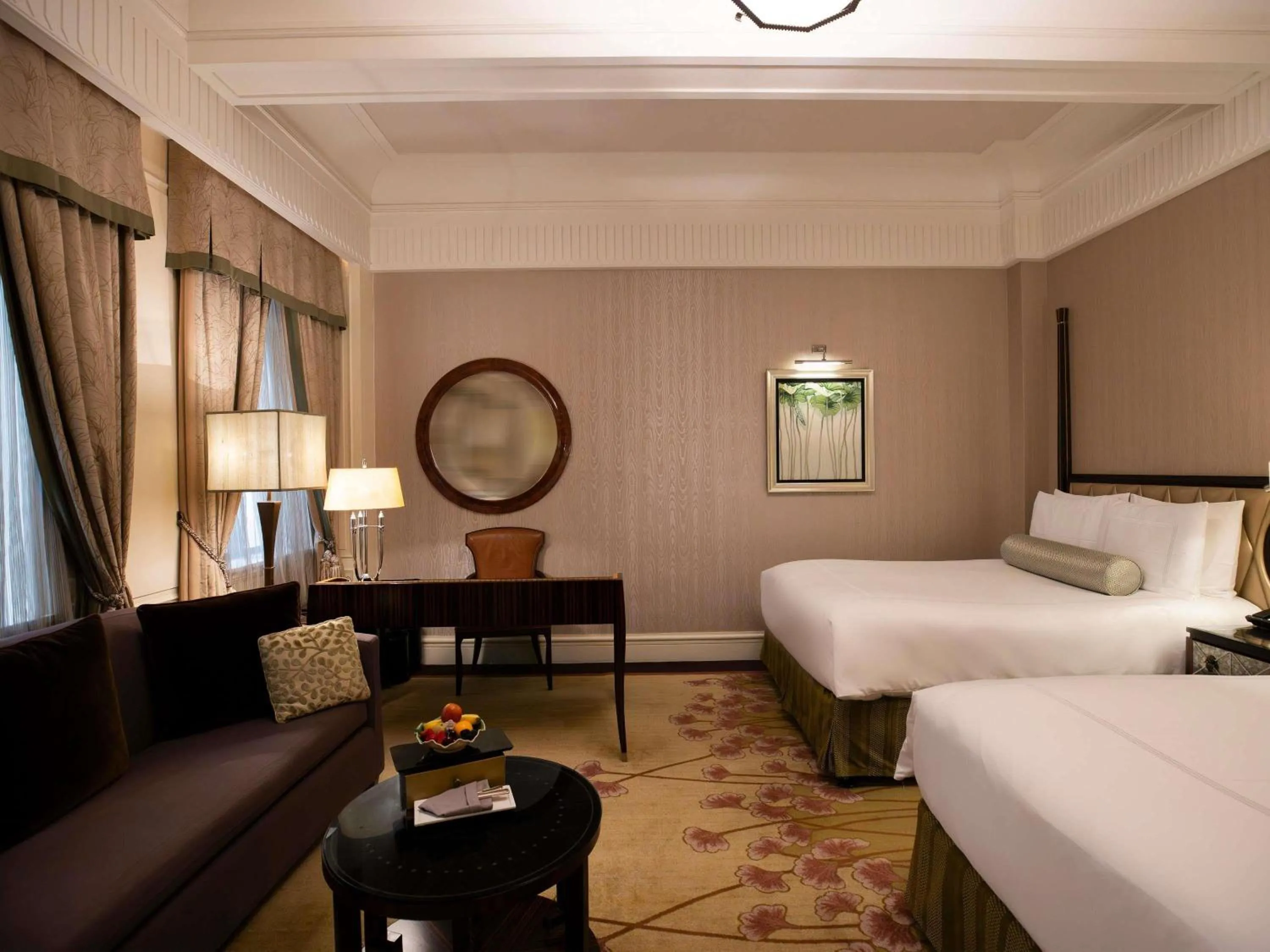 Bedroom, Bed in Fairmont Peace Hotel on the Bund